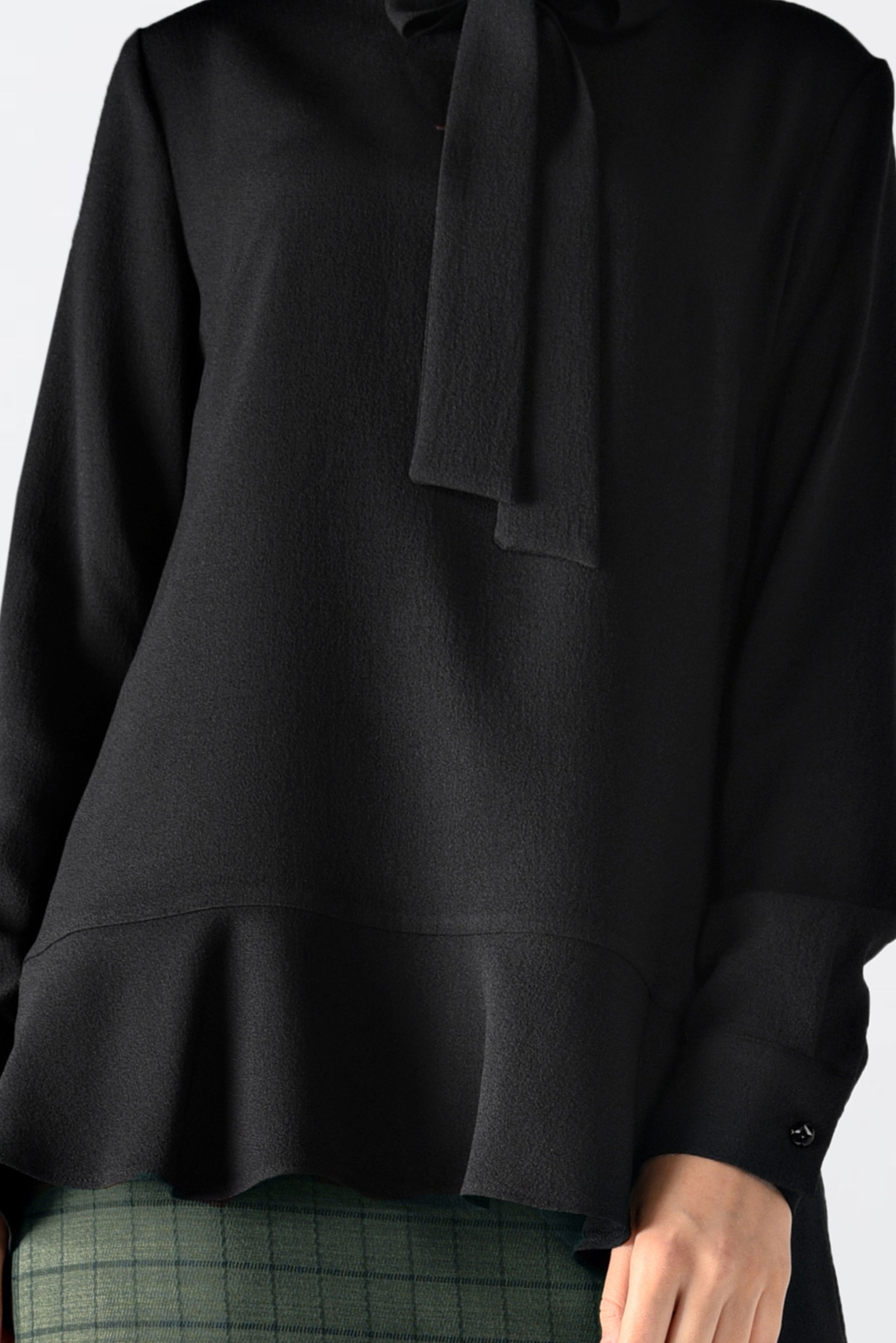 Tesettür giyim SİYAH ETEK UCU FIRFIRLI BLUZ 4743