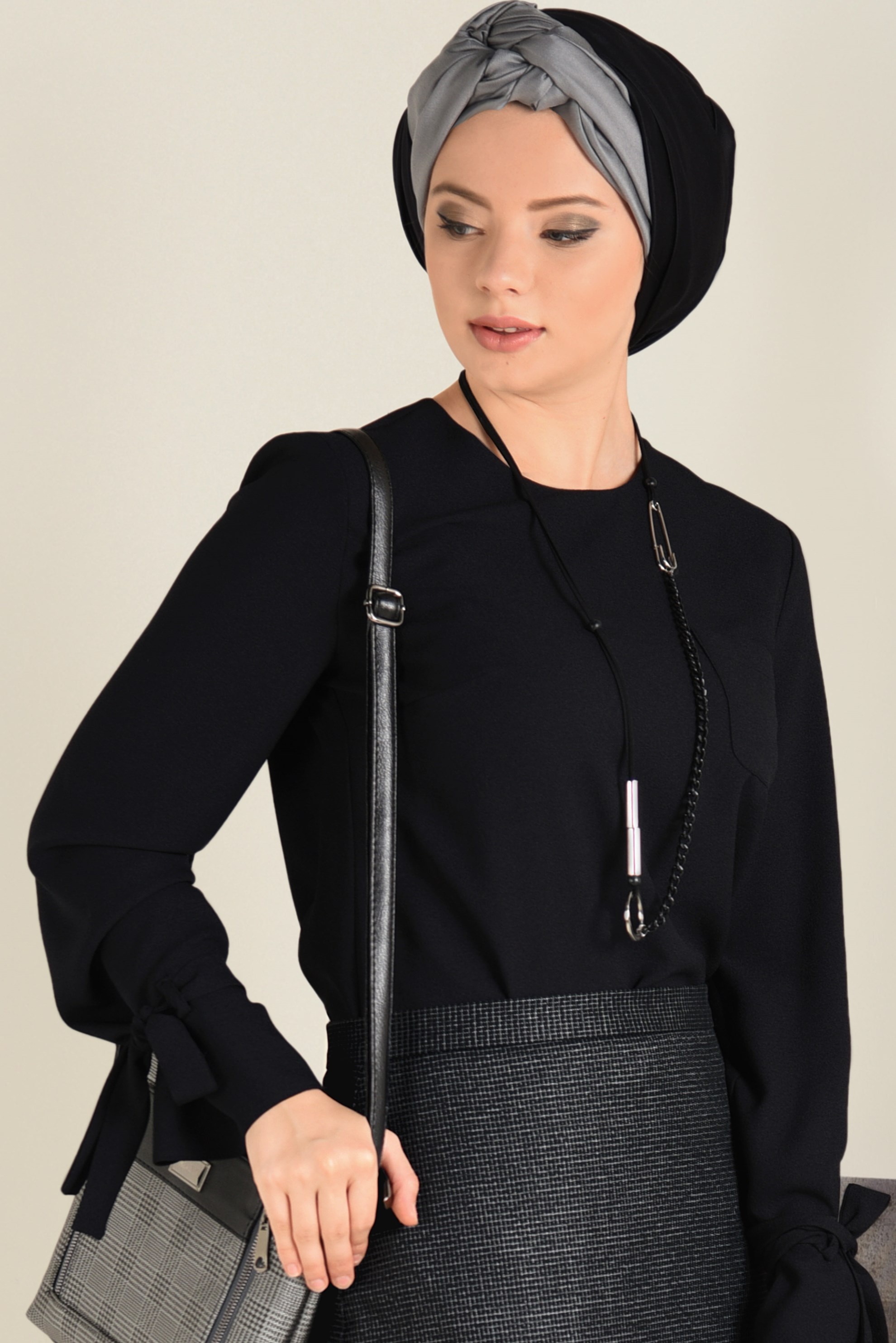 Tesettür giyim SİYAH KOLLARI BAĞCIKLI BLUZ 4744