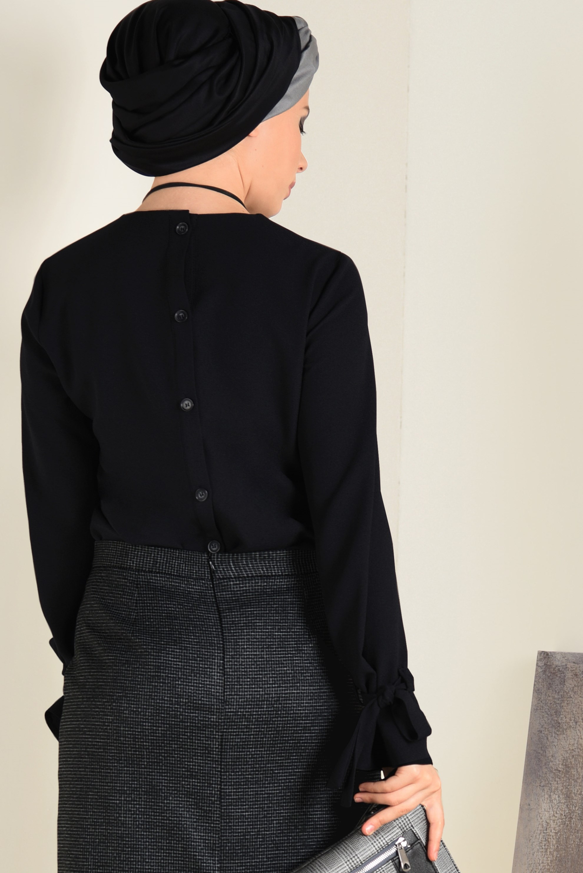 Tesettür giyim SİYAH KOLLARI BAĞCIKLI BLUZ 4744