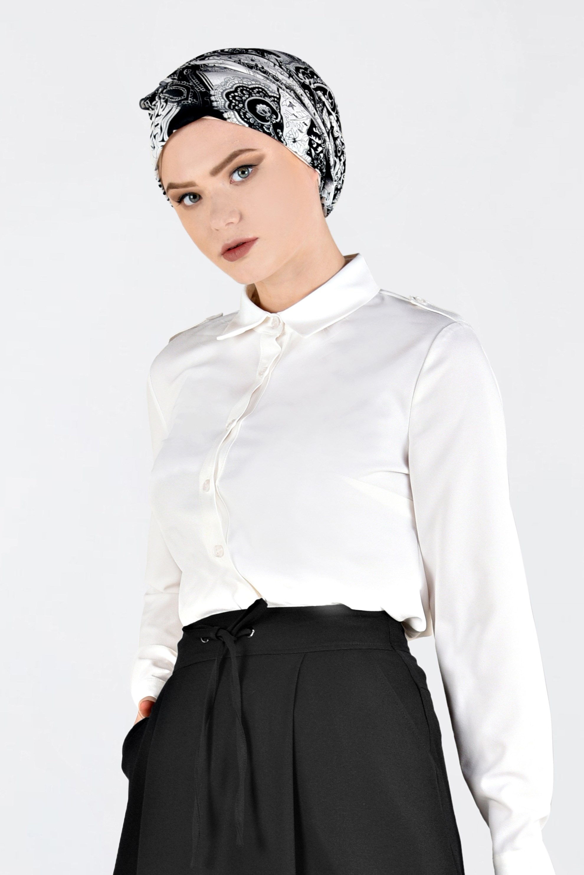 Tesettür giyim BEYAZ ÖNDEN DÜĞMELİ ERKEK YAKA KLASİK GÖMLEK 4761