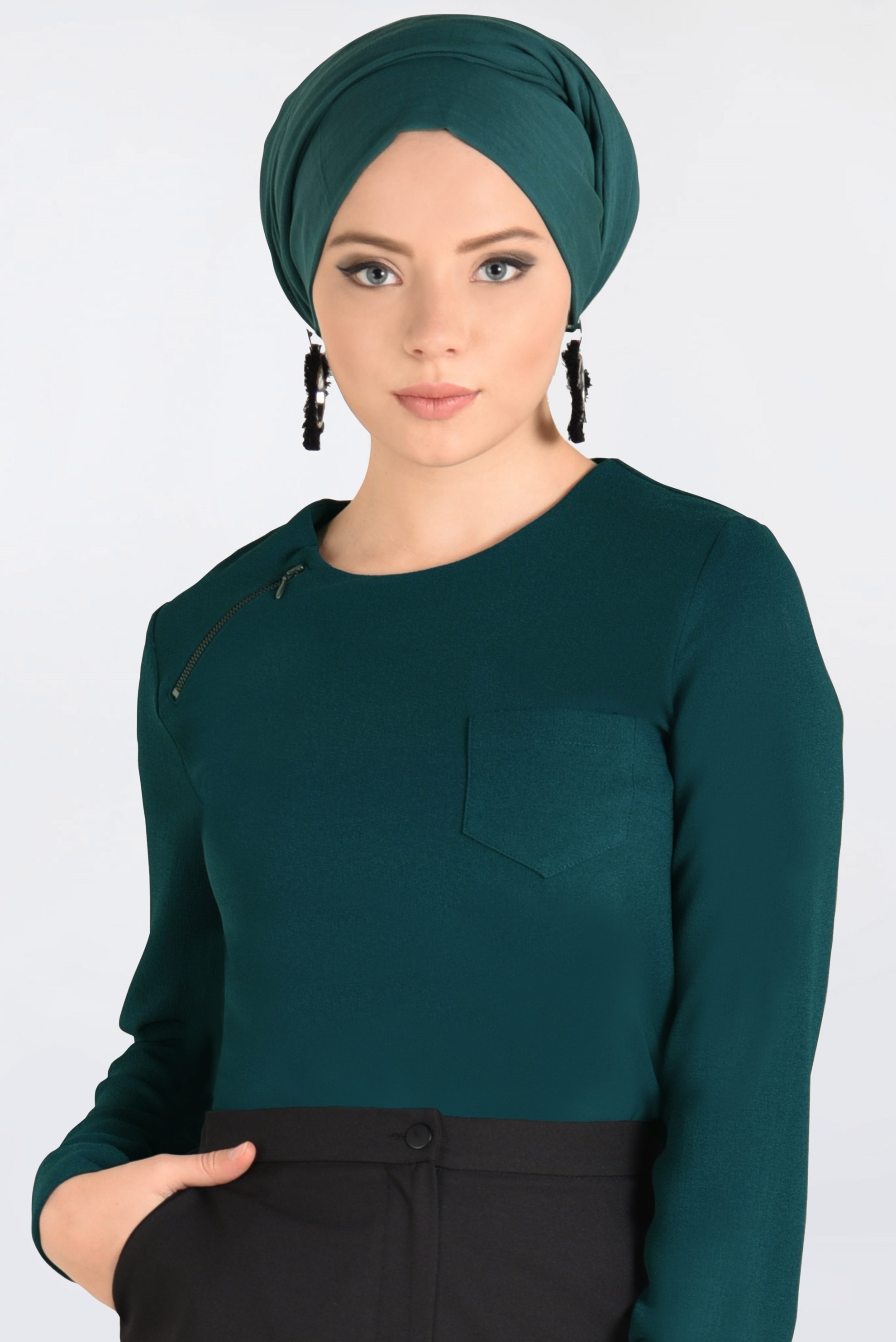 Tesettür giyim YEŞİL CEP DETAYLI BİSİKLET YAKA BLUZ 4787