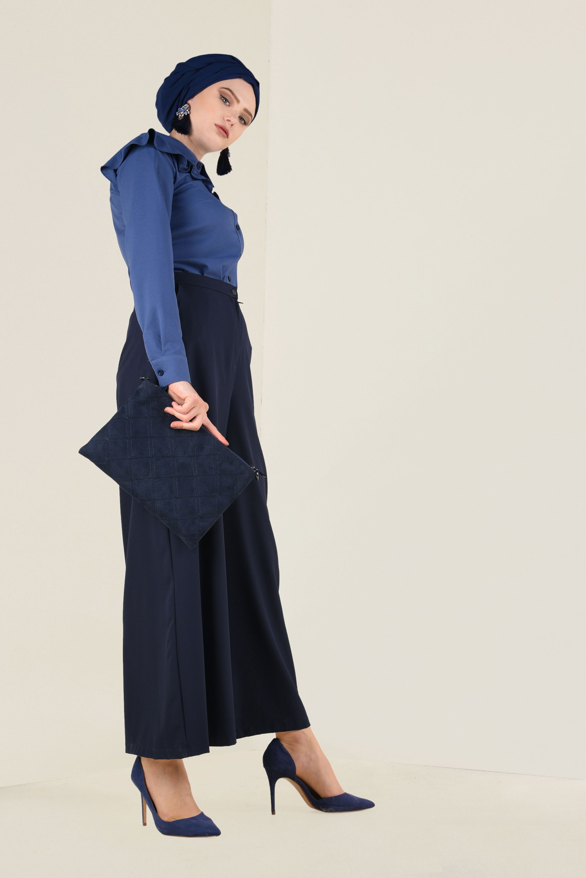 Tesettür giyim MAVİ YAKASI FIRFIRLI GÖMLEK 4802