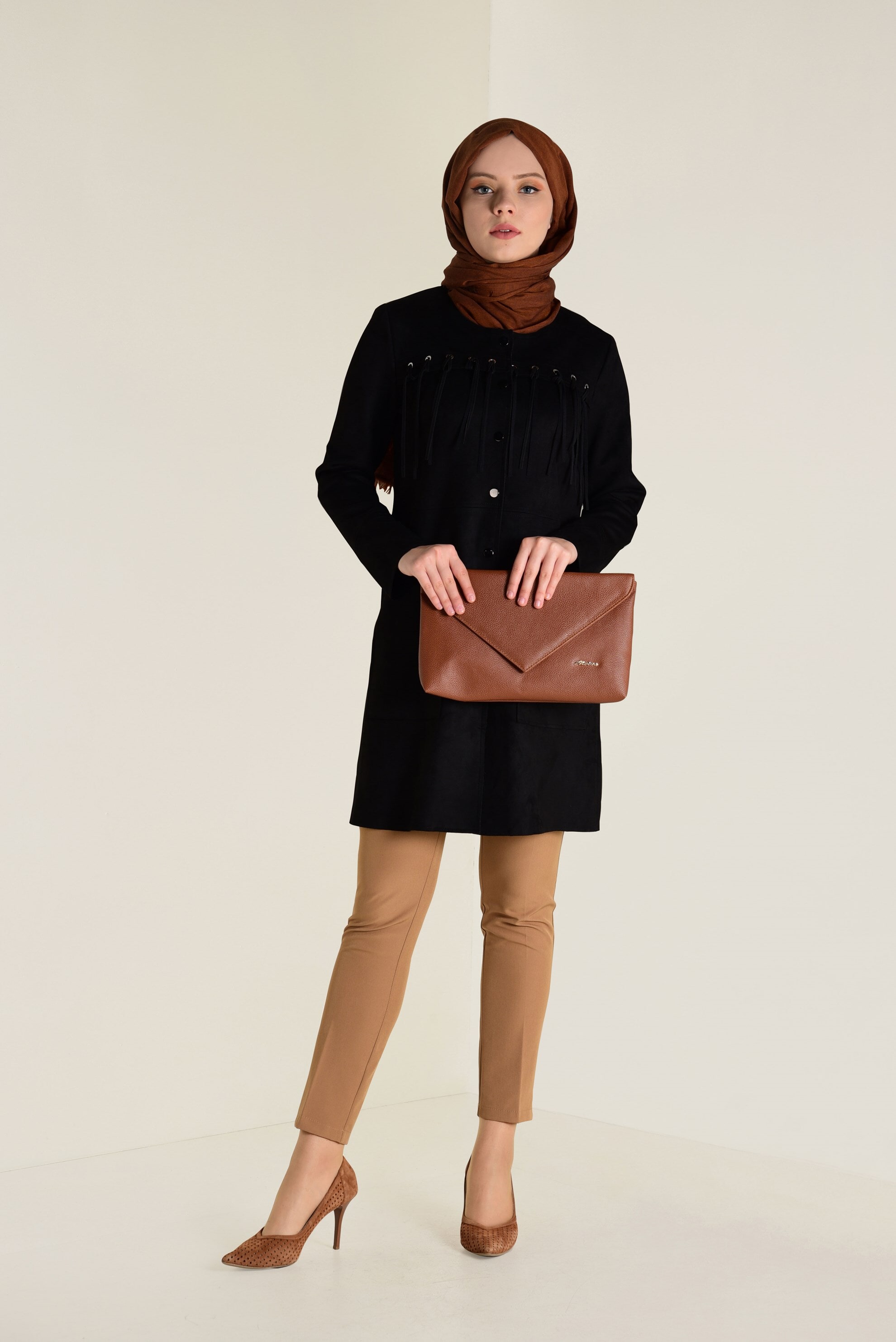 Tesettür giyim SİYAH PÜSKÜLLÜ SÜET CEKET 4581