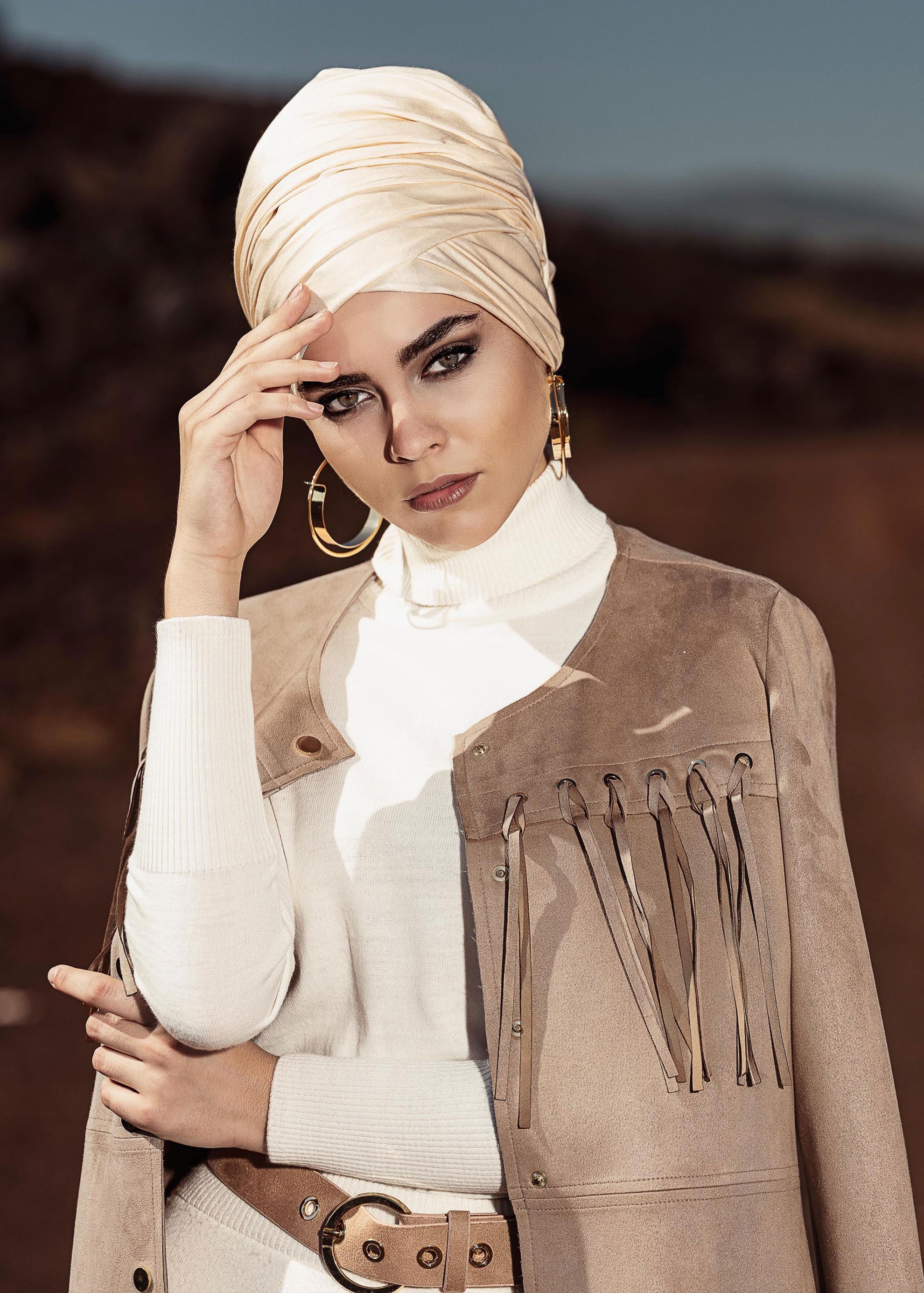 Tesettür giyim BEJ PÜSKÜLLÜ SÜET CEKET 4581