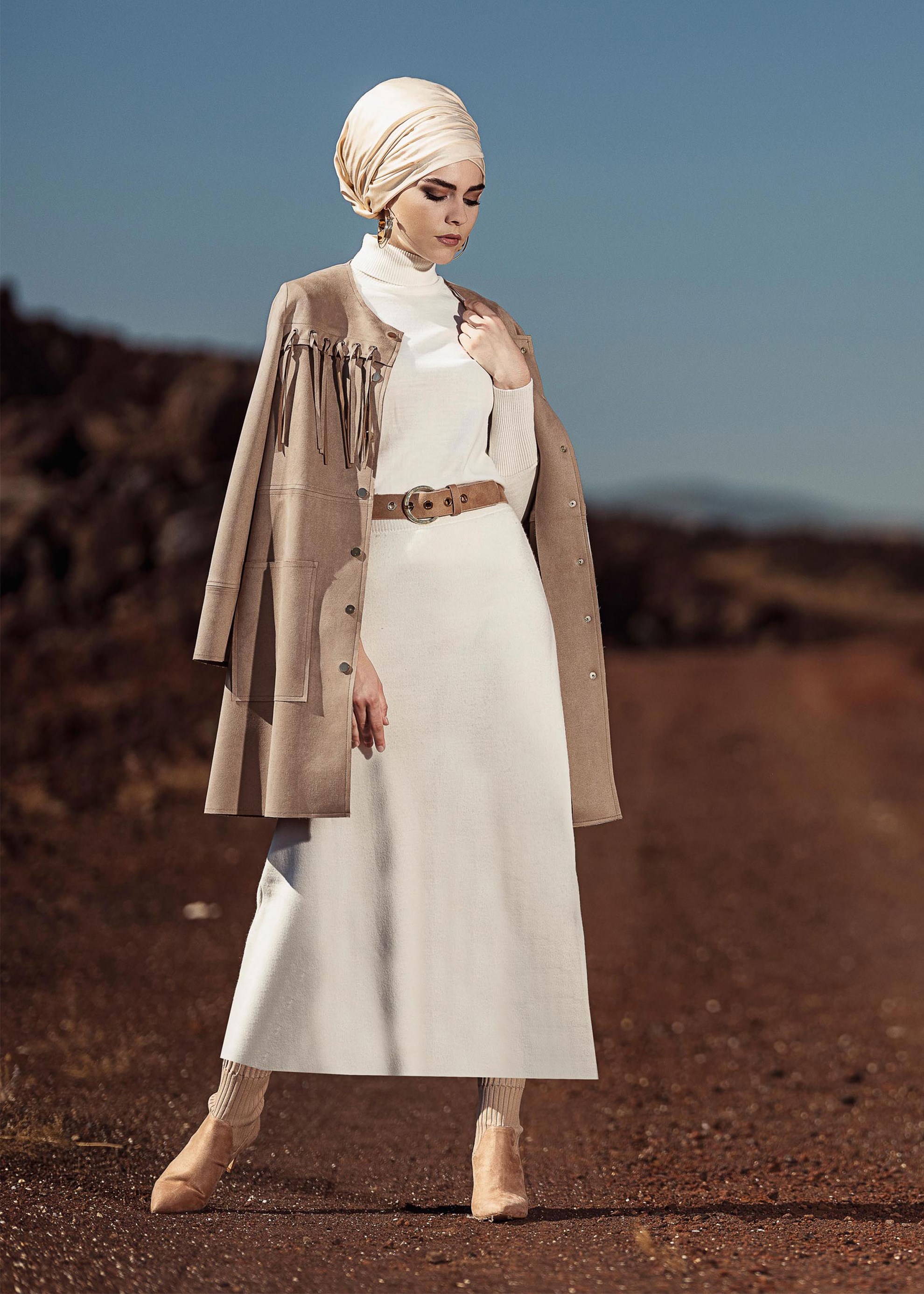 Tesettür giyim BEJ PÜSKÜLLÜ SÜET CEKET 4581