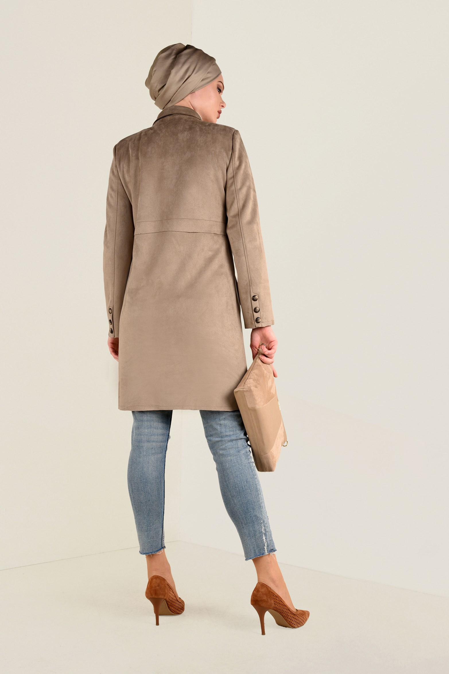 Tesettür giyim BEJ DÜĞME DETAYLI SÜET CEKET 4754