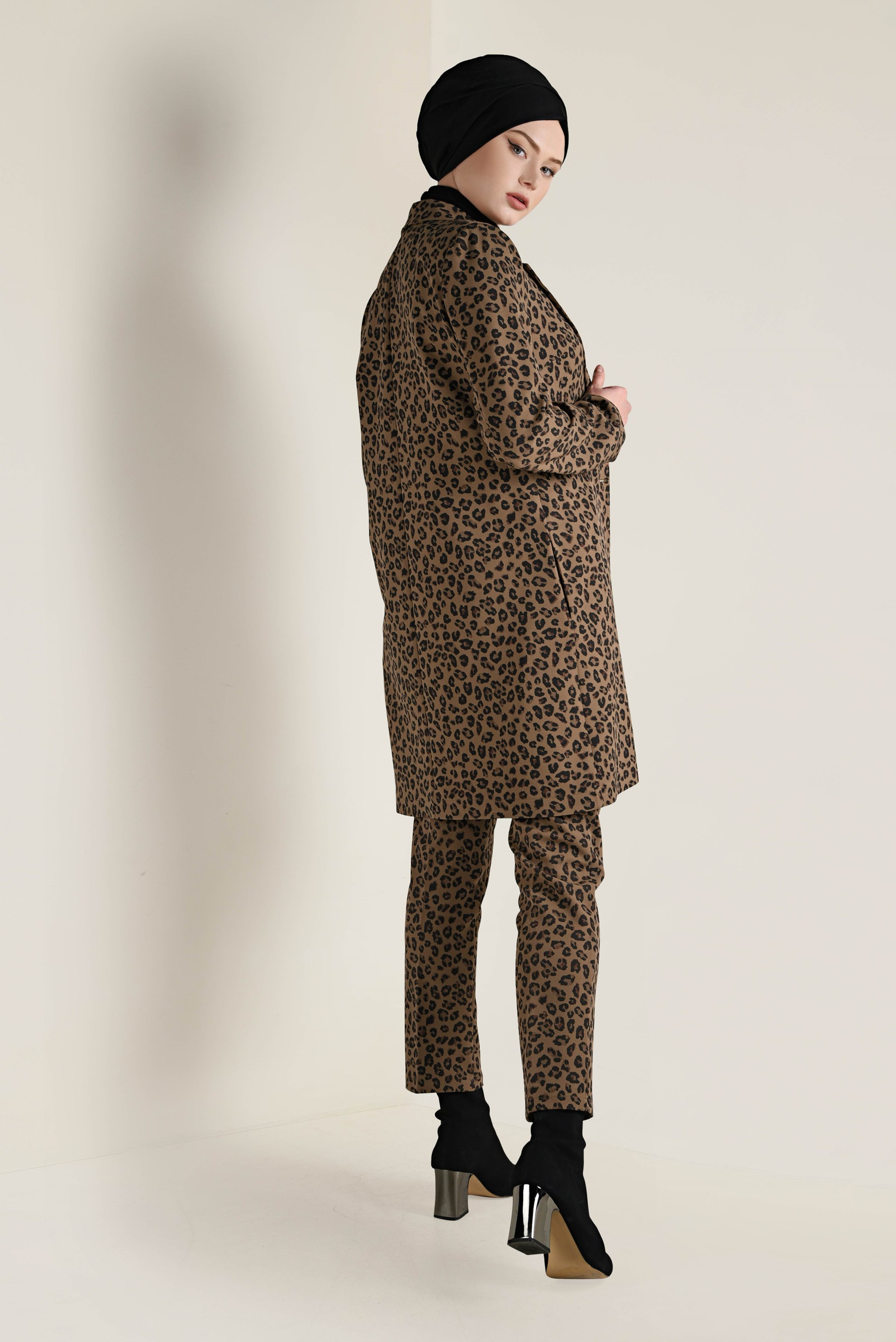 Tesettür giyim KAHVE LEOPAR DESENLİ CEKET 4811 