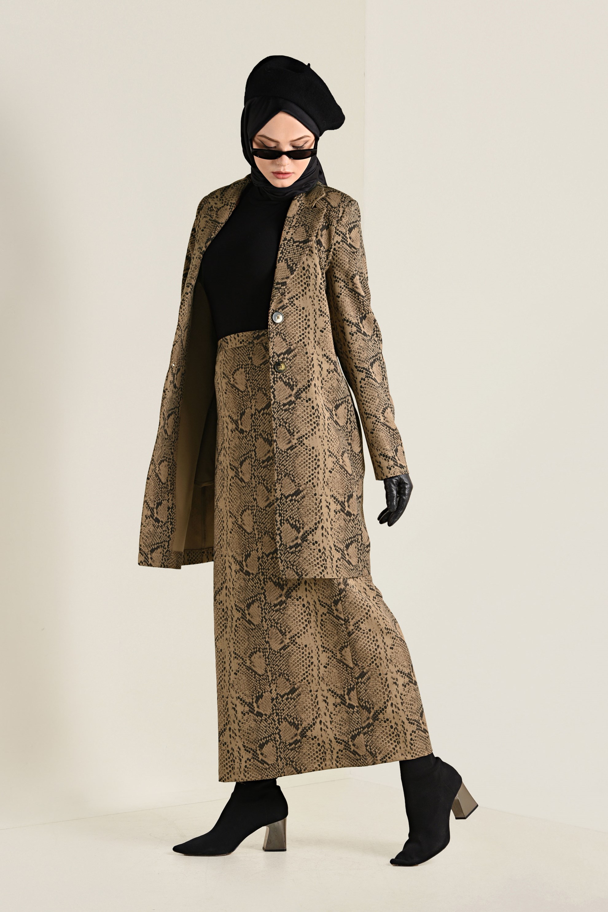 Tesettür giyim KAHVE YILAN DERİSİ DESENLİ CEKET 4811-1