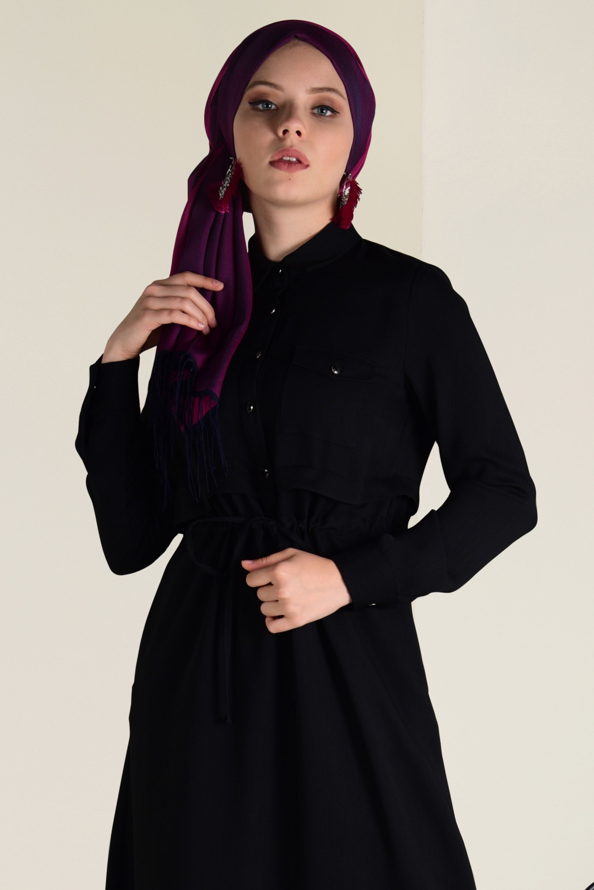 Tesettür giyim SİYAH BELİ BÜZGÜLÜ CEPLİ ELBİSE 4283