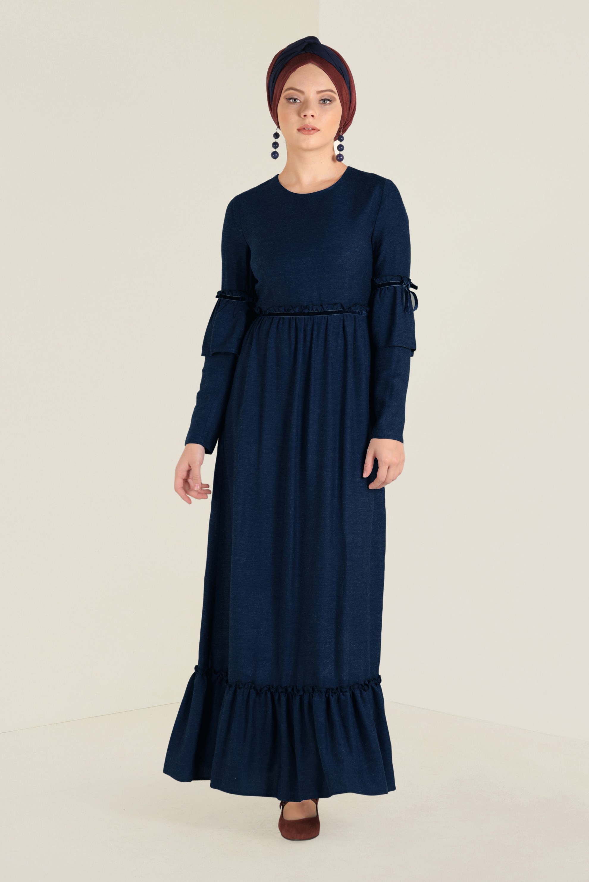 Tesettür giyim LACİVERT ETEĞİ FIRFIRLI ELBİSE 4564