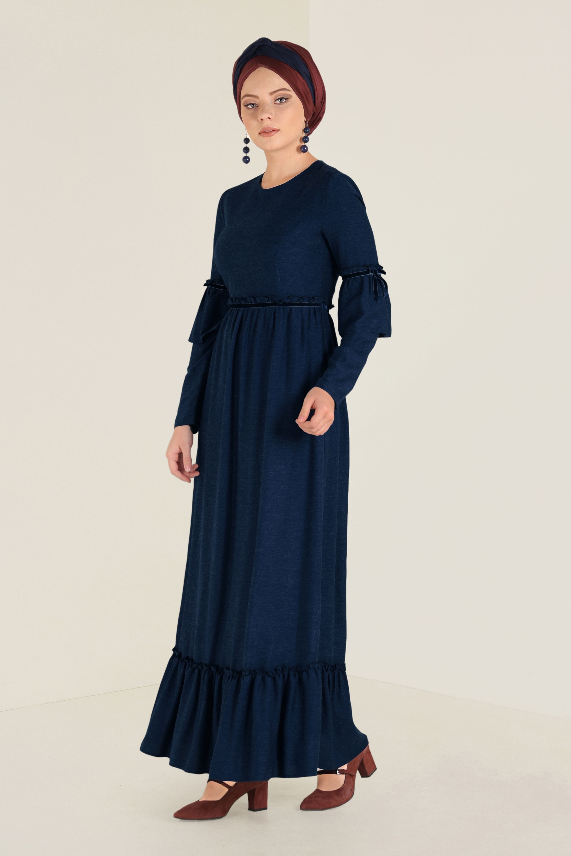 Tesettür giyim LACİVERT ETEĞİ FIRFIRLI ELBİSE 4564