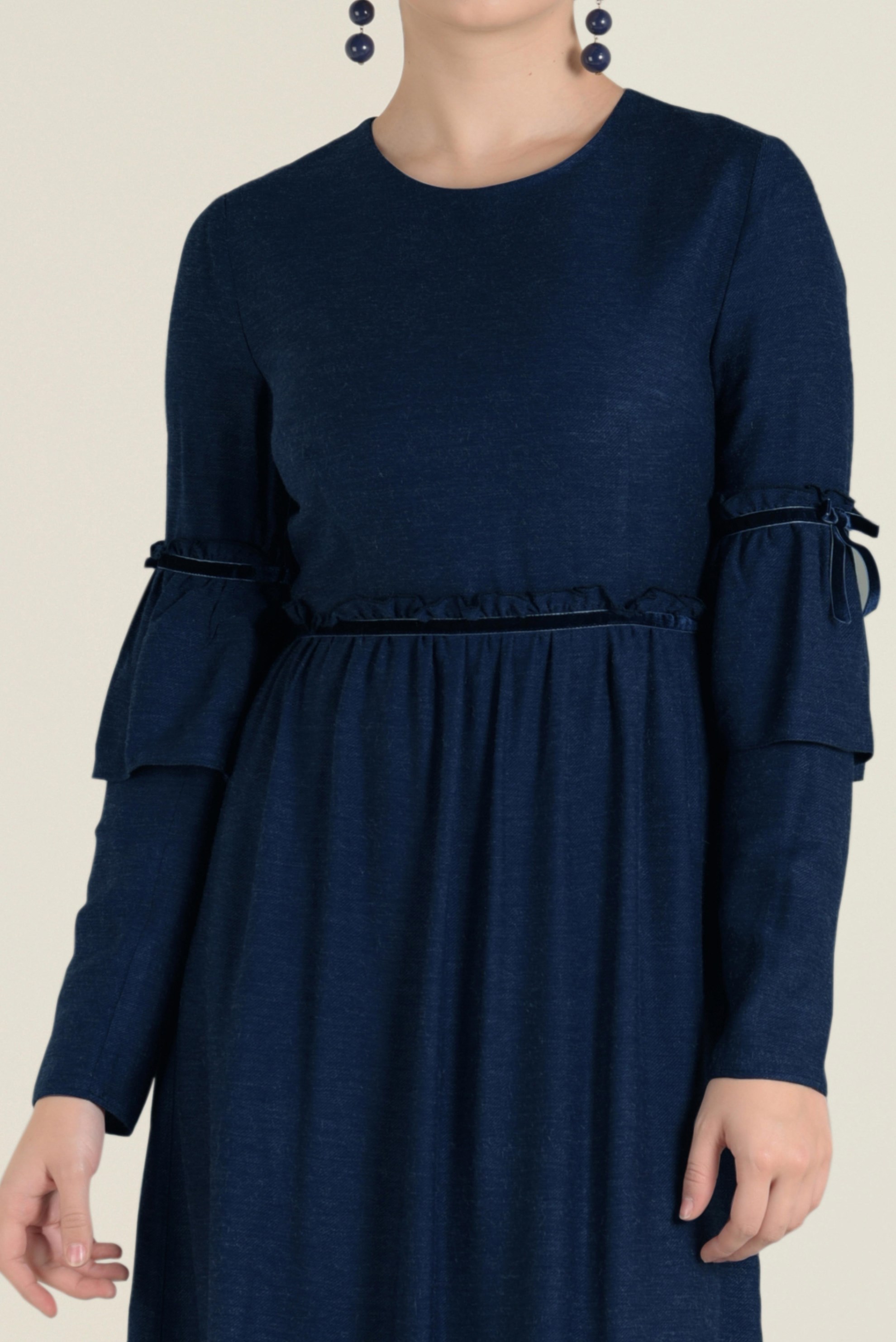 Tesettür giyim LACİVERT ETEĞİ FIRFIRLI ELBİSE 4564