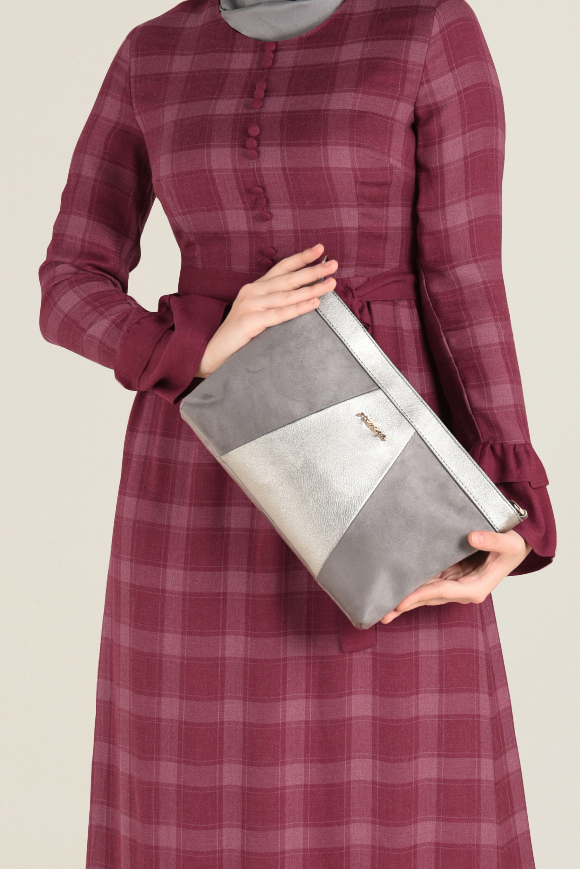 Tesettür giyim BORDO EKOSE DESENLİ KUŞAKLI ELBİSE 4565