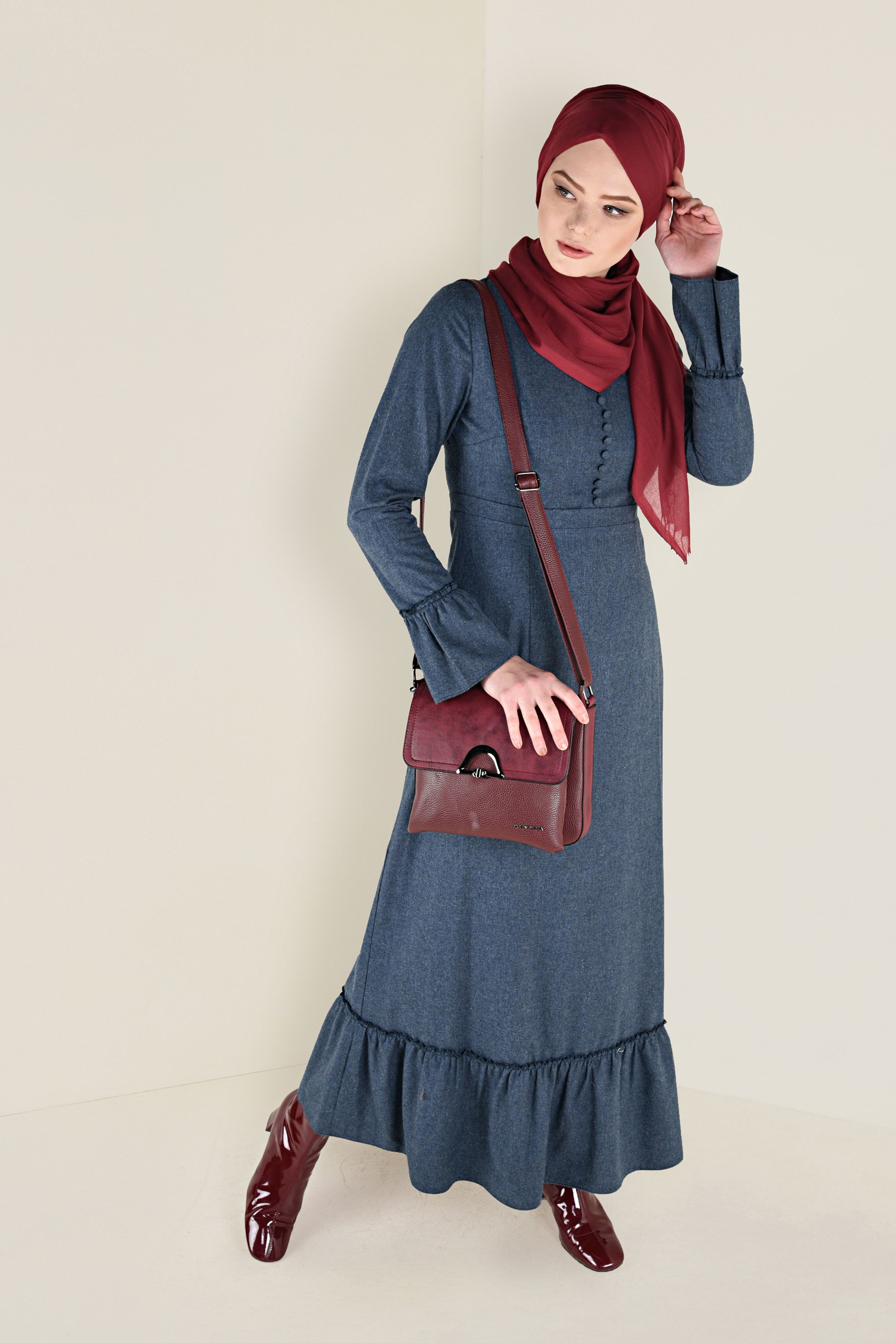 Tesettür giyim LACİVERT VOLANLI PAMUKLU ELBİSE 4568