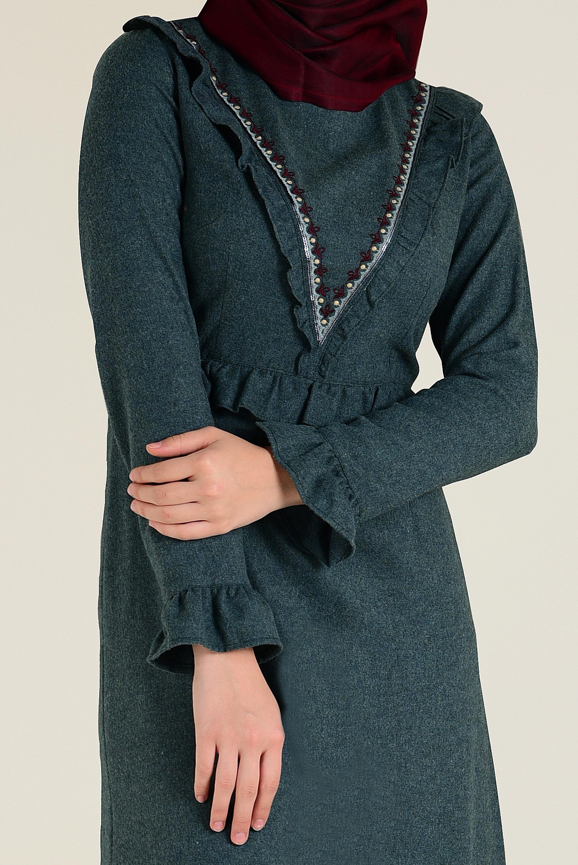 Tesettür giyim LACİVERT FIRFIRLI VE İŞLEME DETAYLI PAMUKLU ELBİSE 4606