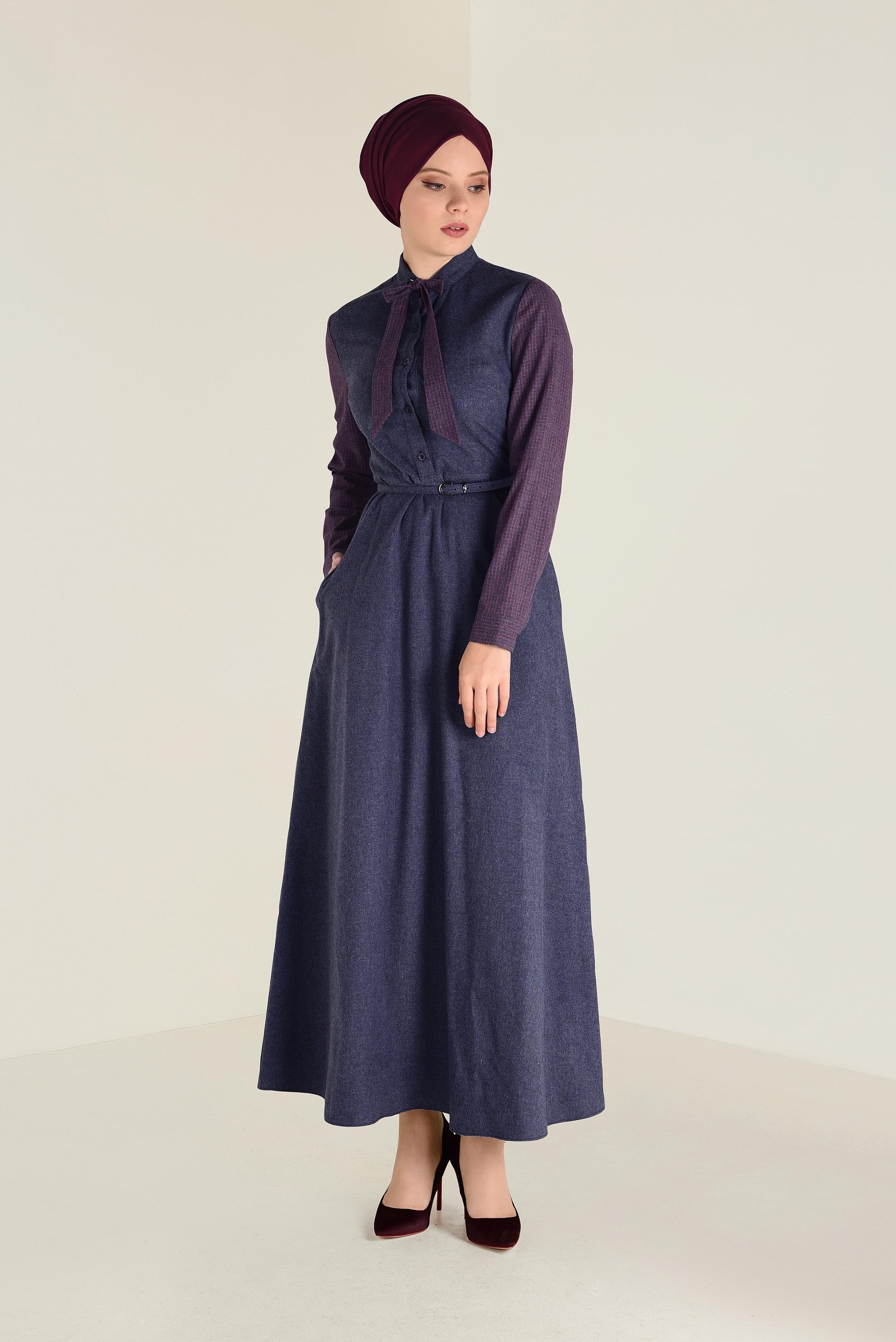 Tesettür giyim LACİVERT YAKASI BAĞCIKLI BELDEN KEMERLİ ELBİSE 4608