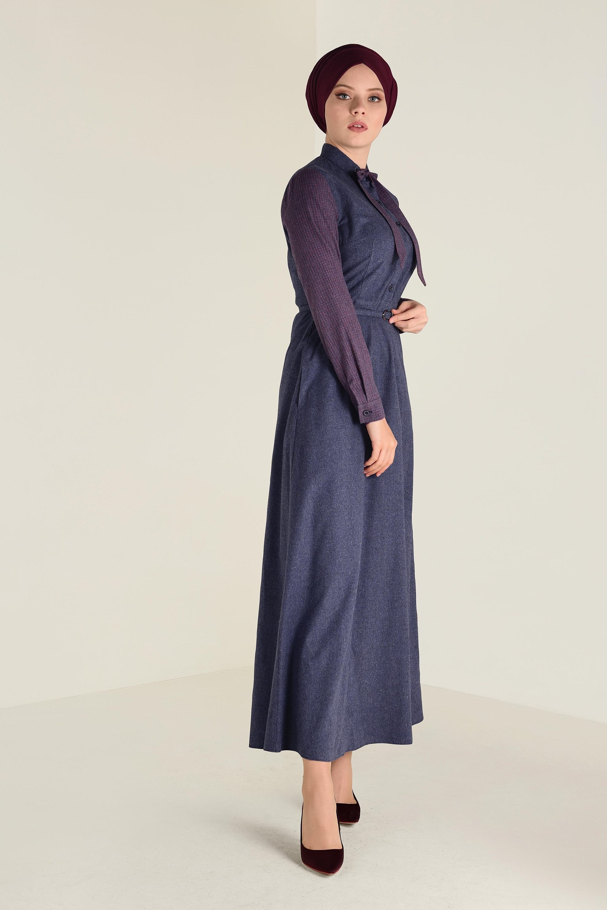 Tesettür giyim LACİVERT YAKASI BAĞCIKLI BELDEN KEMERLİ ELBİSE 4608