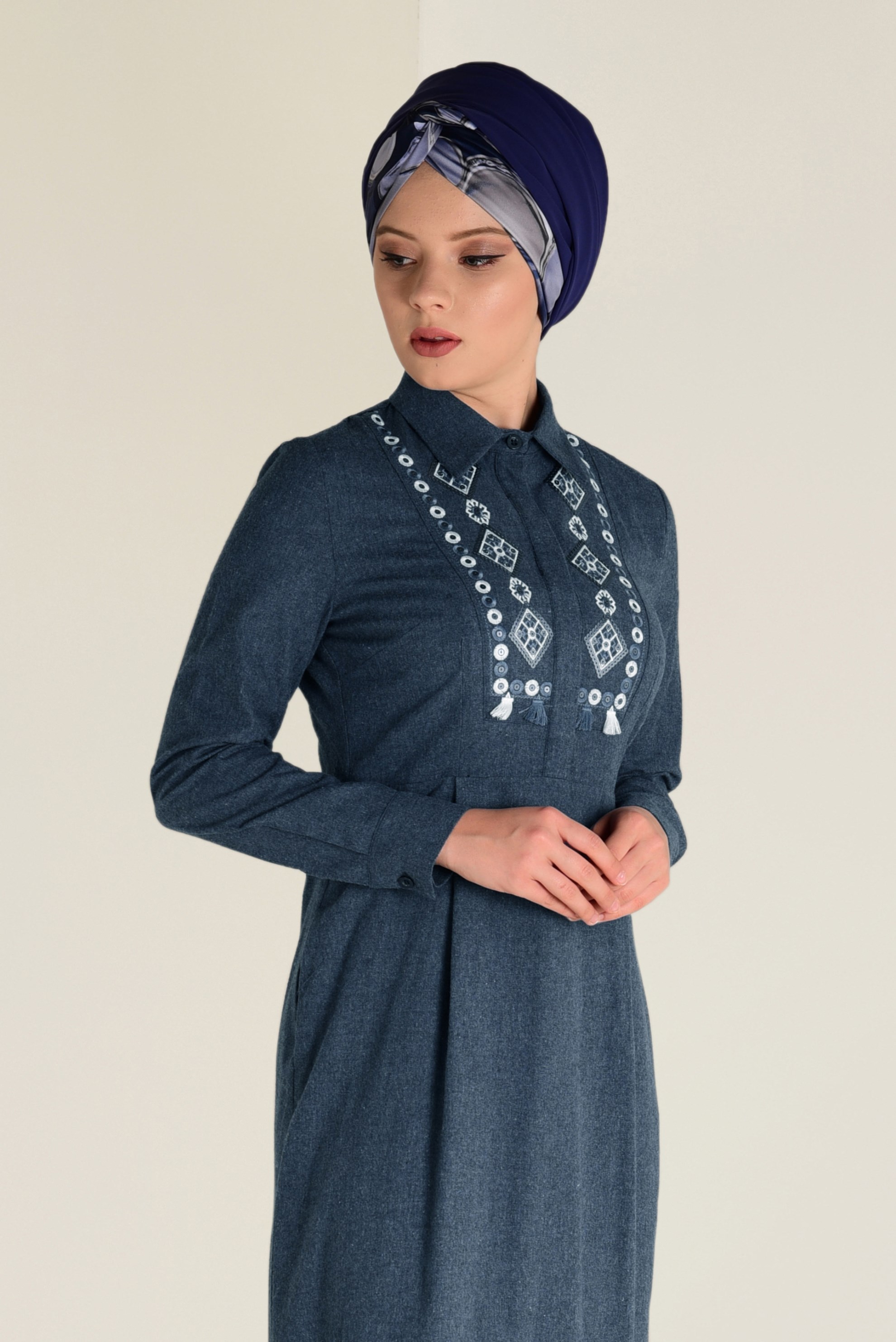 Tesettür giyim LACİVERT PAMUKLU NAKIŞLI ELBİSE 4647