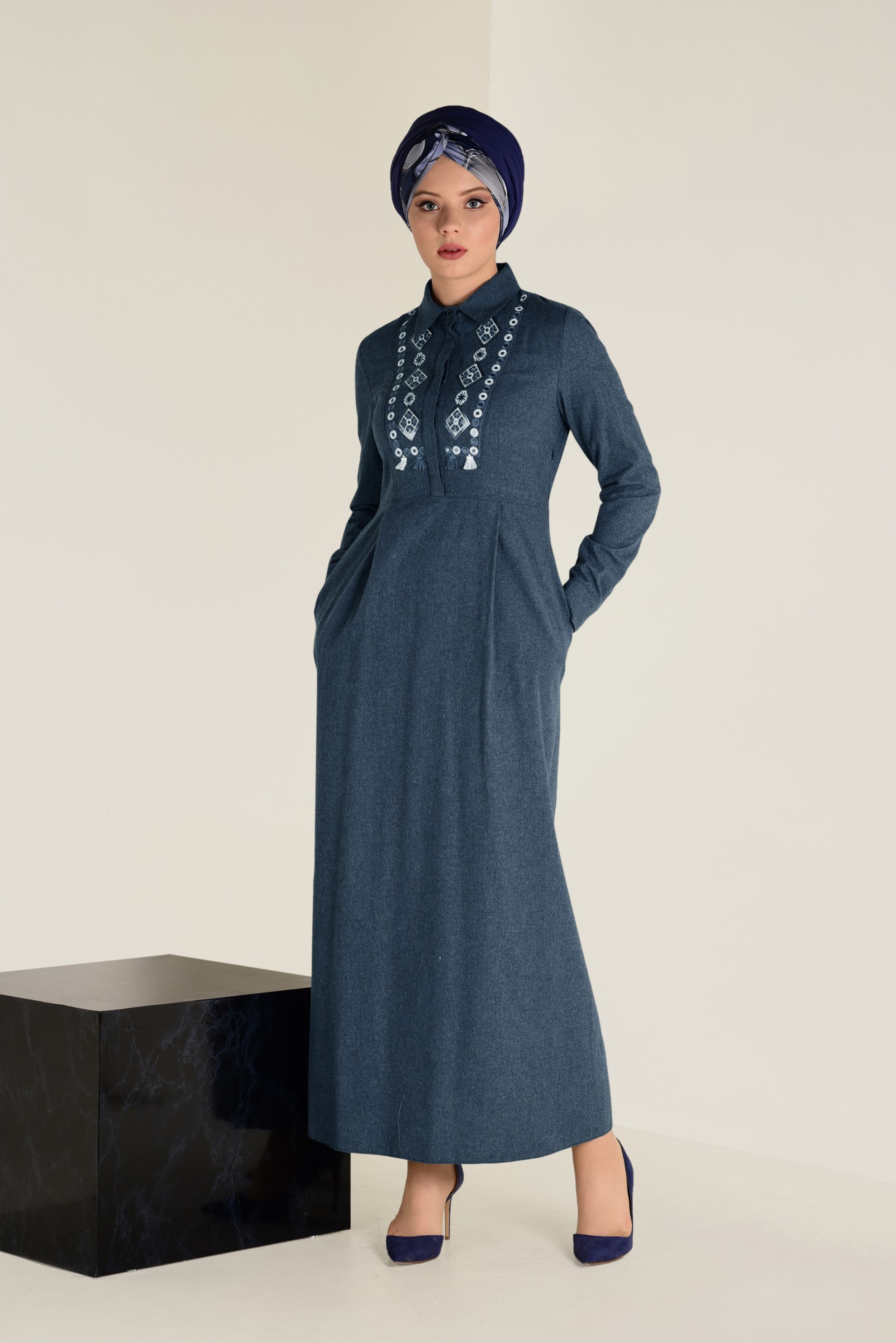 Tesettür giyim LACİVERT PAMUKLU NAKIŞLI ELBİSE 4647