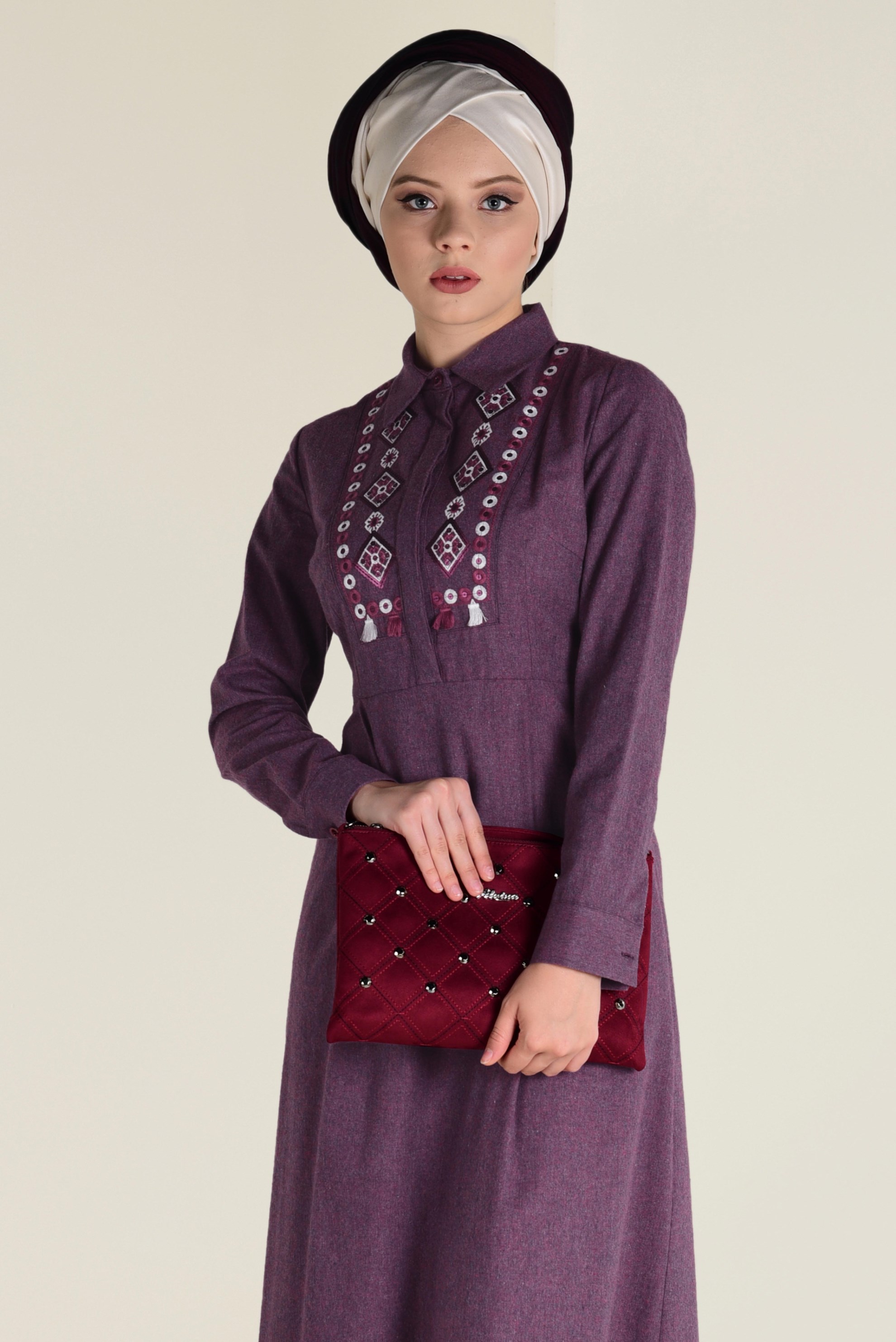 Tesettür giyim LACİVERT PAMUKLU NAKIŞLI ELBİSE 4647