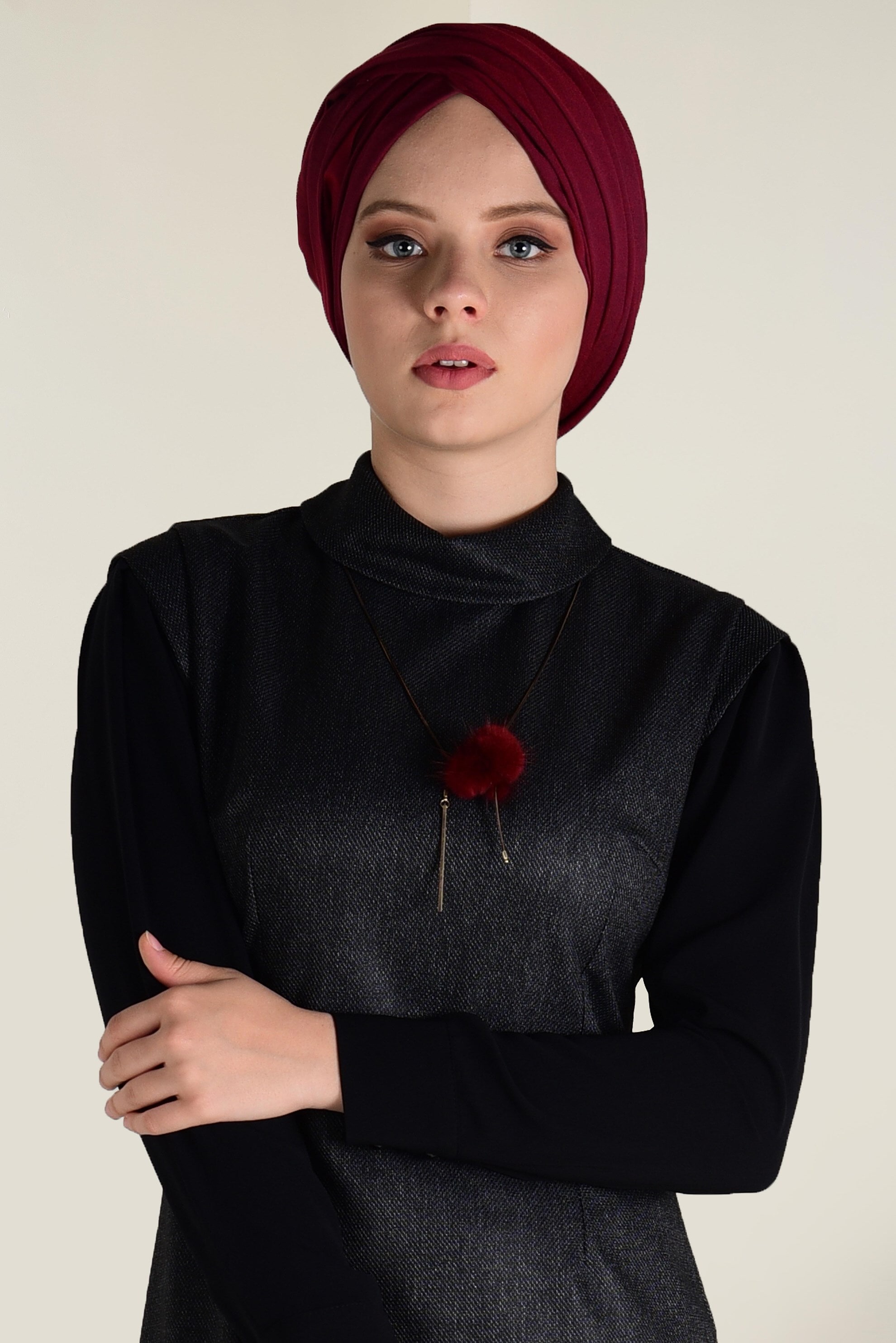 Tesettür giyim SİYAH BALIKÇI YAKA GİZLİ YIRTMAÇLI ELBİSE 4678 