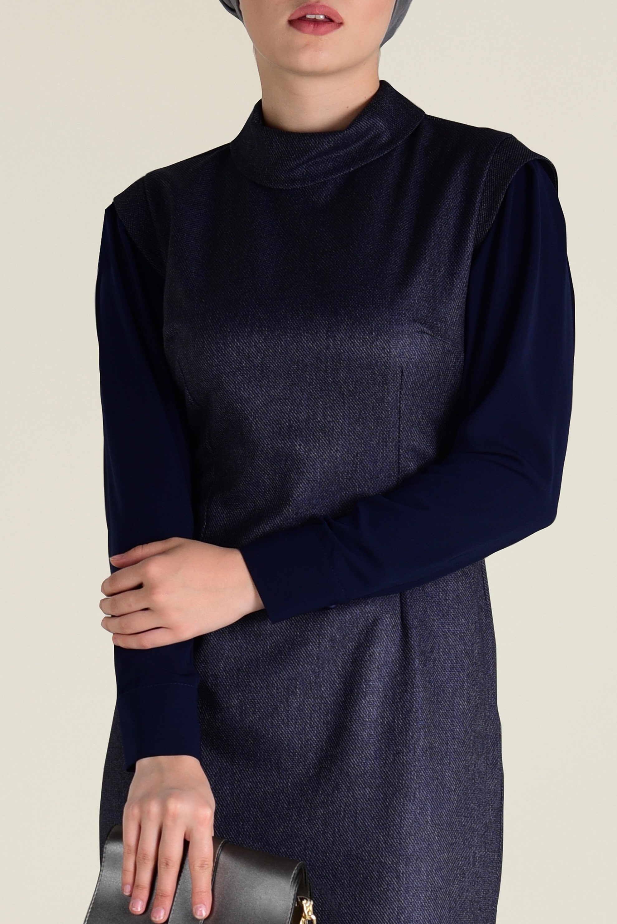 Tesettür giyim LACİVERT BALIKÇI YAKA GİZLİ YIRTMAÇLI ELBİSE 4678 