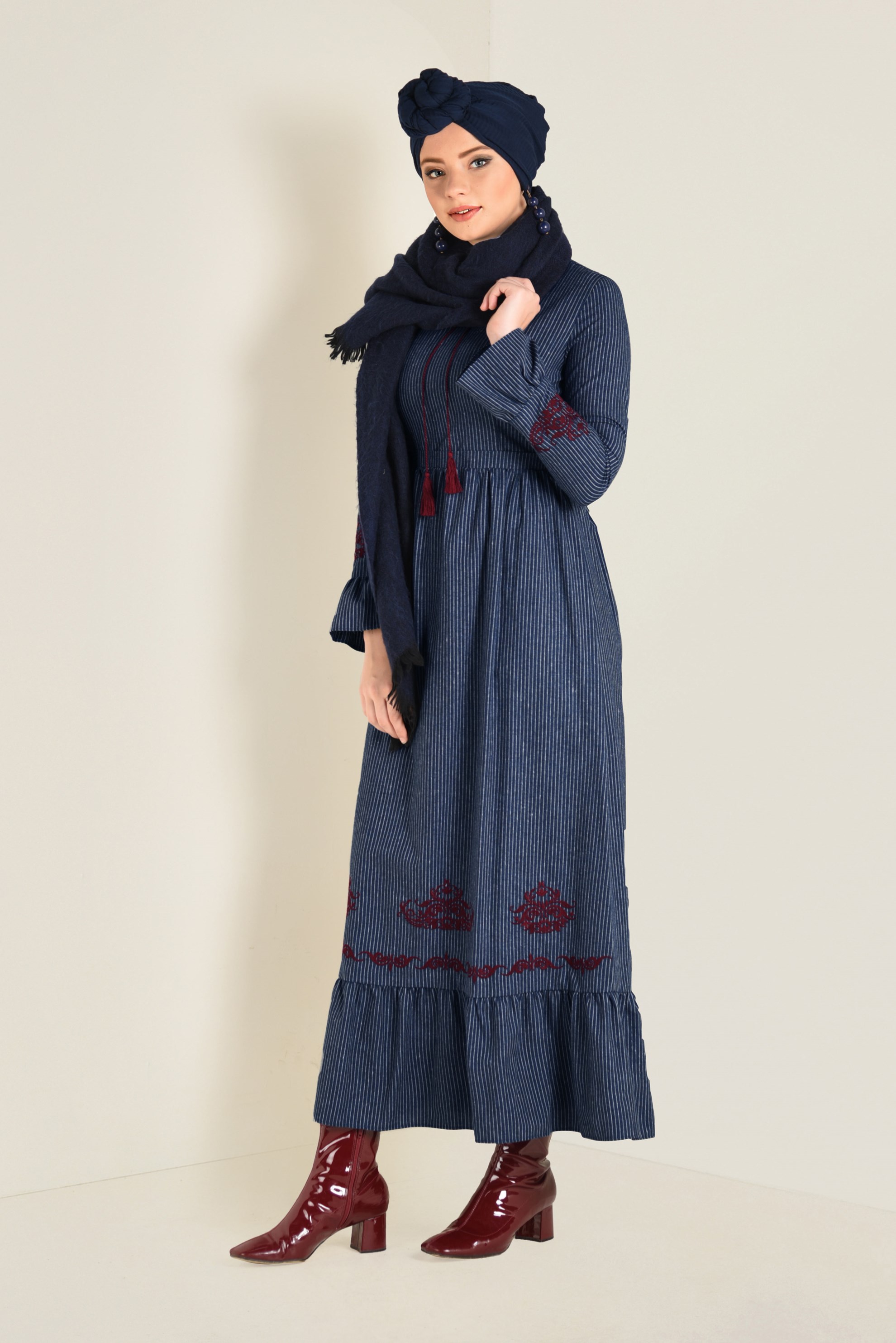 Tesettür giyim LACİVERT BAĞCIKLI ELBİSE 4680