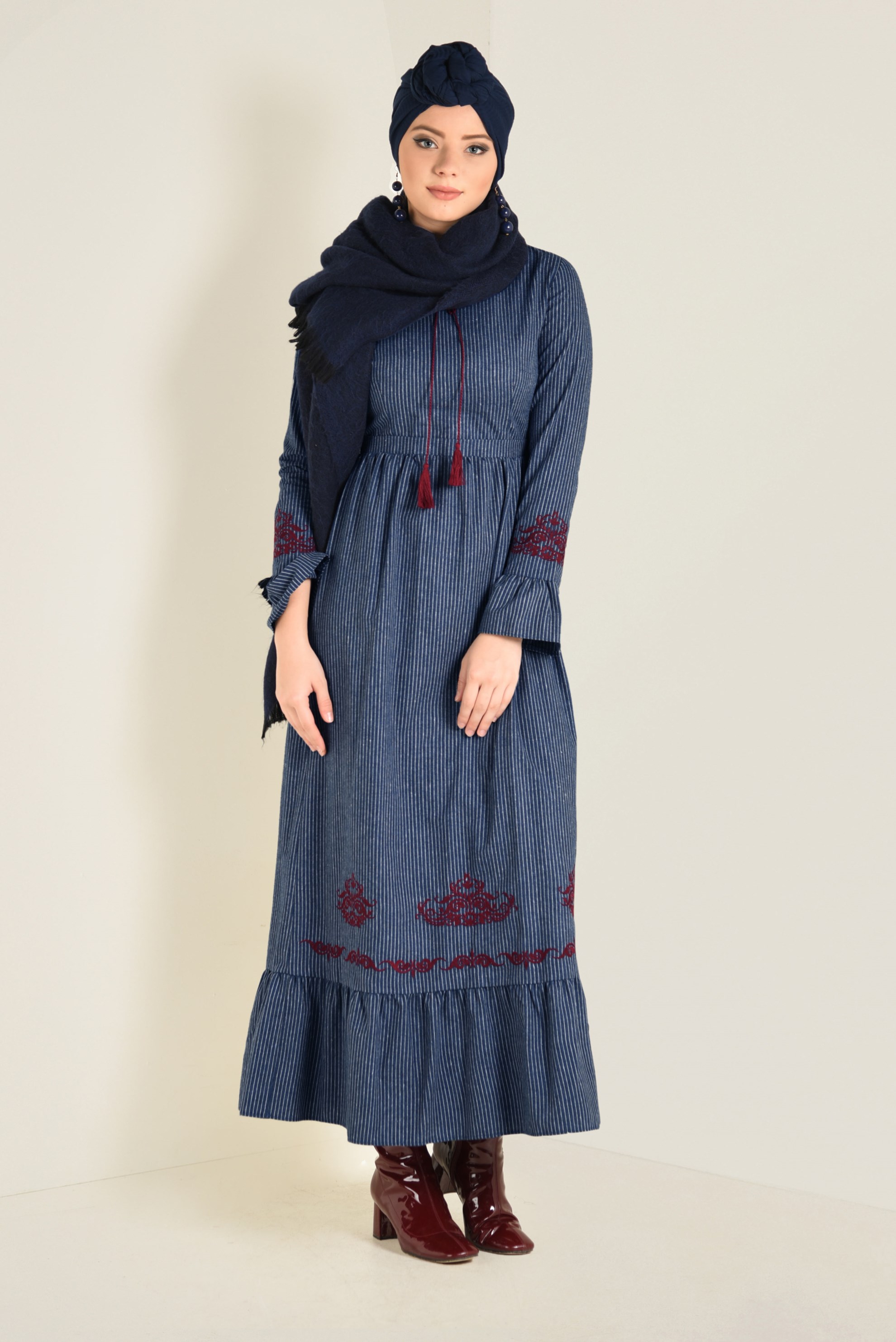 Tesettür giyim LACİVERT BAĞCIKLI ELBİSE 4680