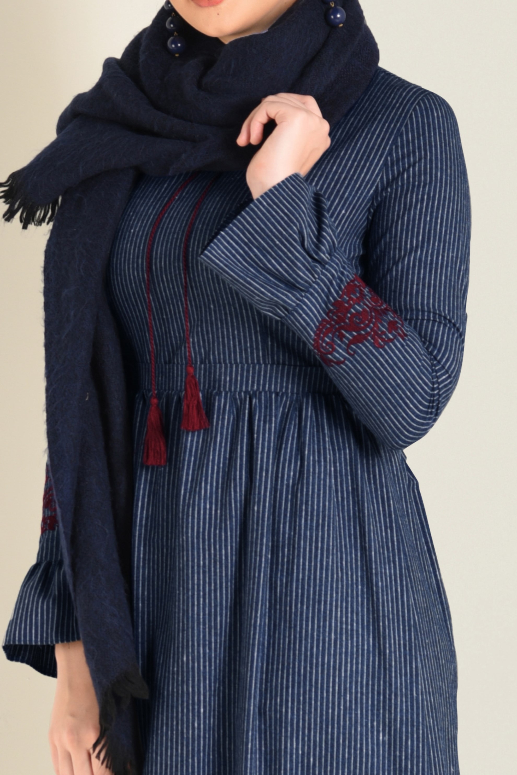 Tesettür giyim LACİVERT BAĞCIKLI ELBİSE 4680