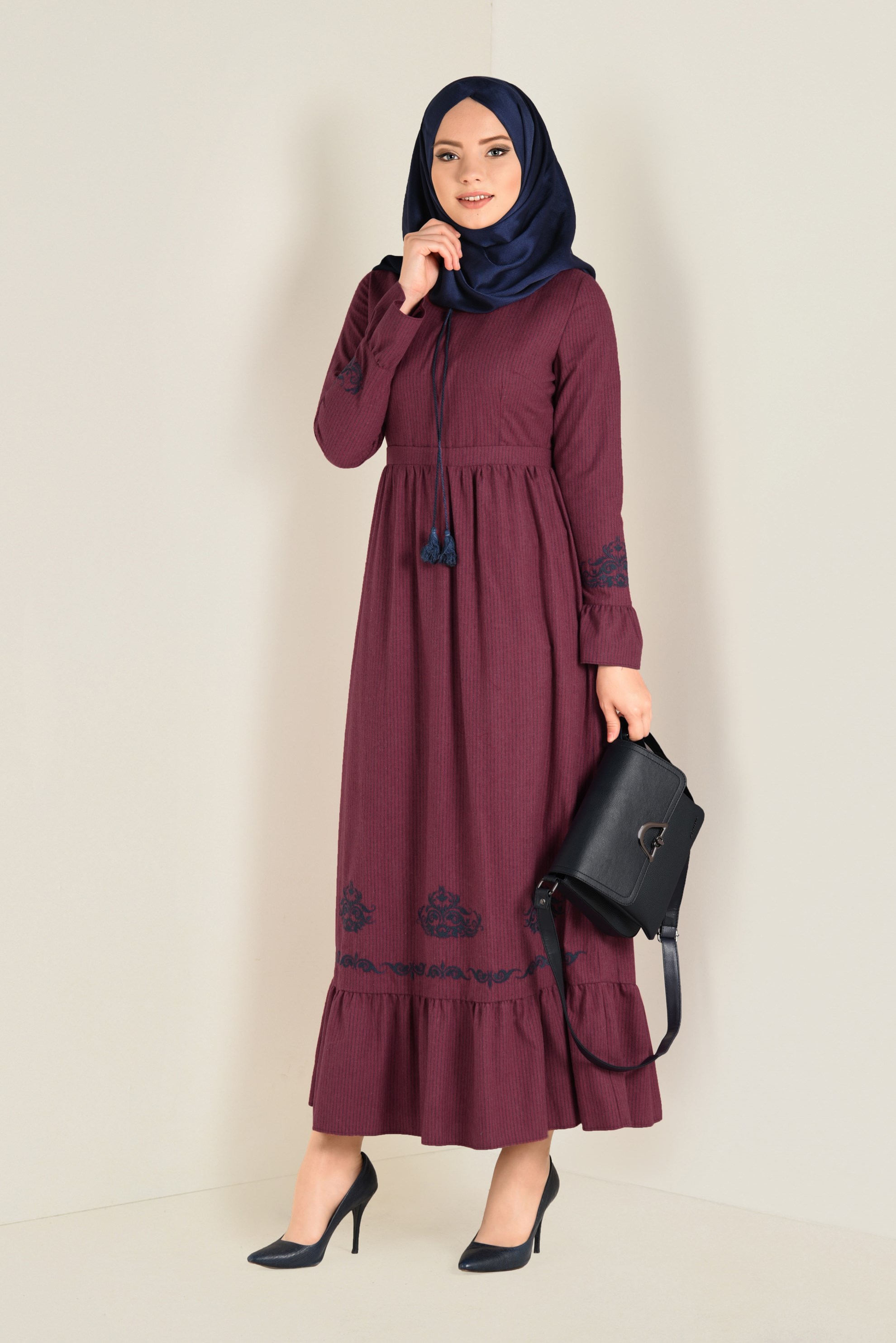 Tesettür giyim KIRMIZI BAĞCIKLI ELBİSE 4680