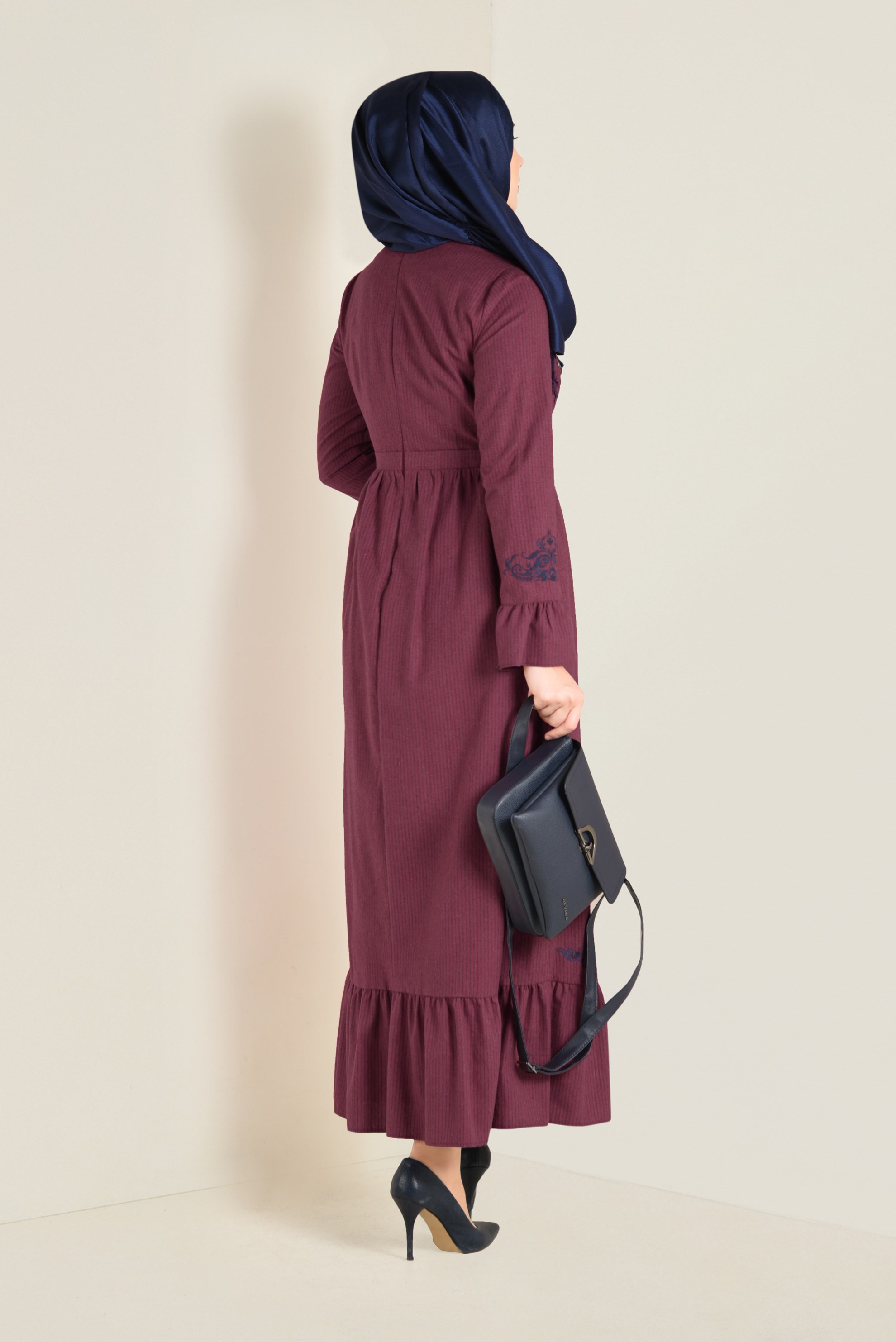 Tesettür giyim KIRMIZI BAĞCIKLI ELBİSE 4680