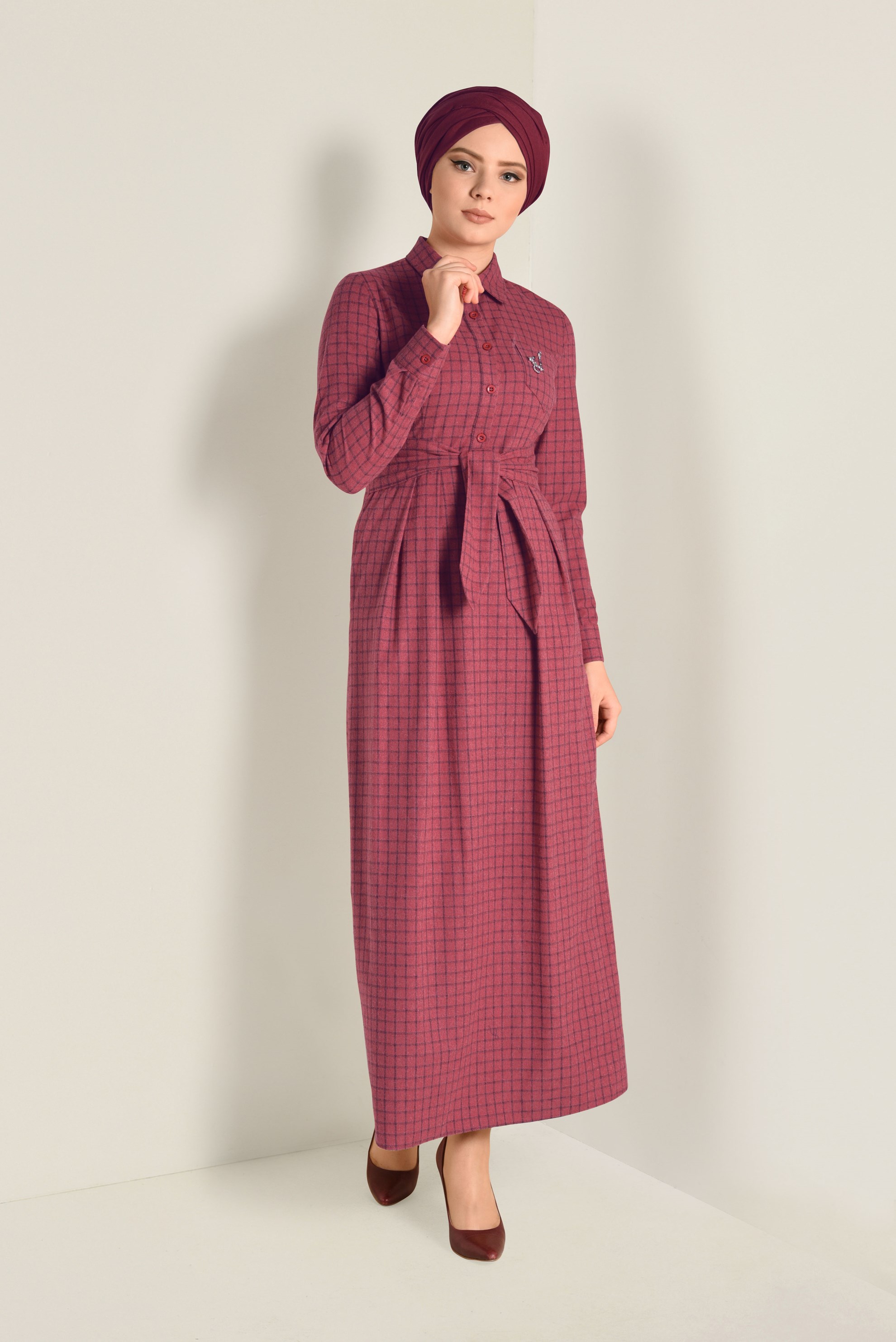 Tesettür giyim KIRMIZI EKOSE DESENLİ KUŞAKLI ELBİSE 4681 