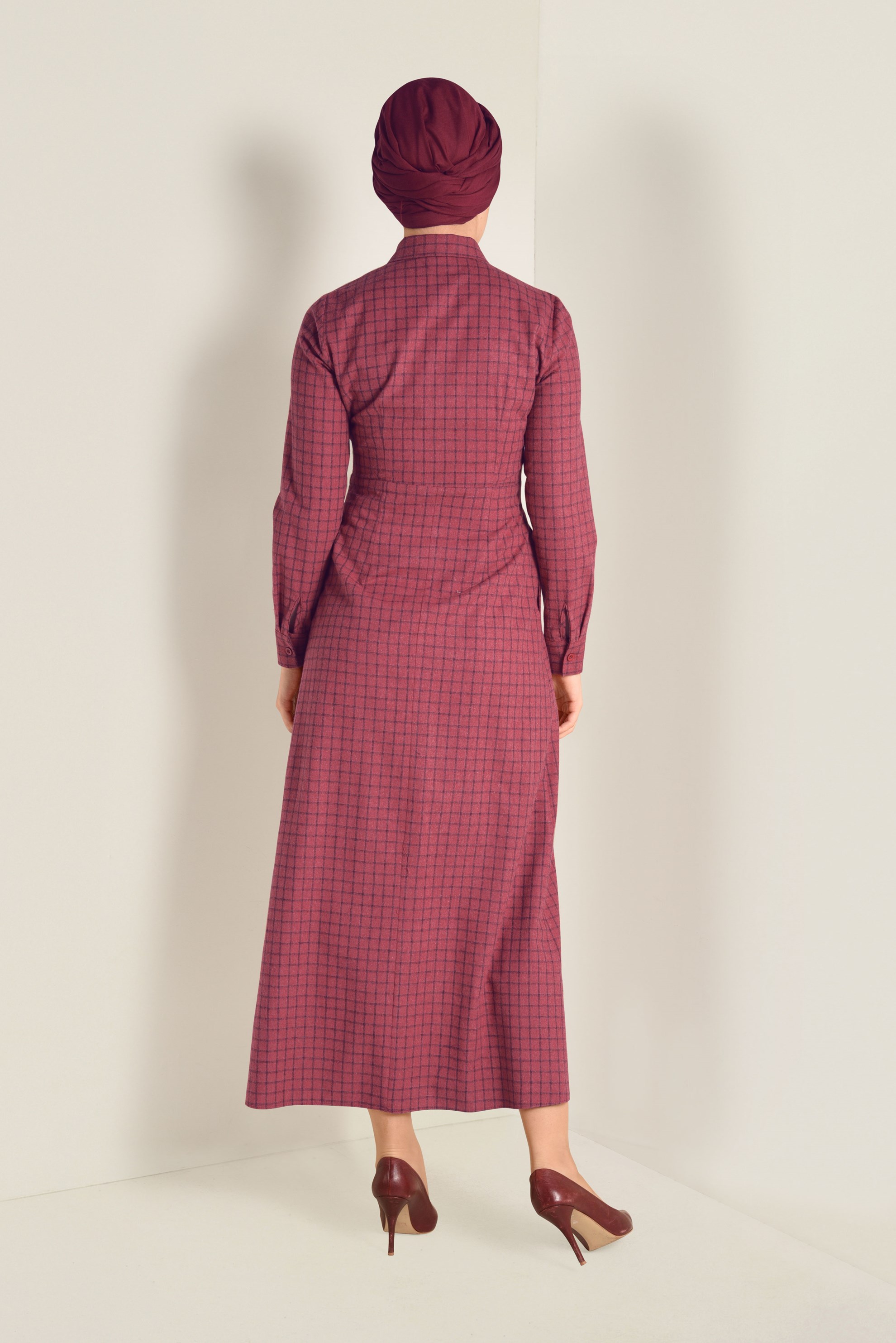 Tesettür giyim KIRMIZI EKOSE DESENLİ KUŞAKLI ELBİSE 4681 