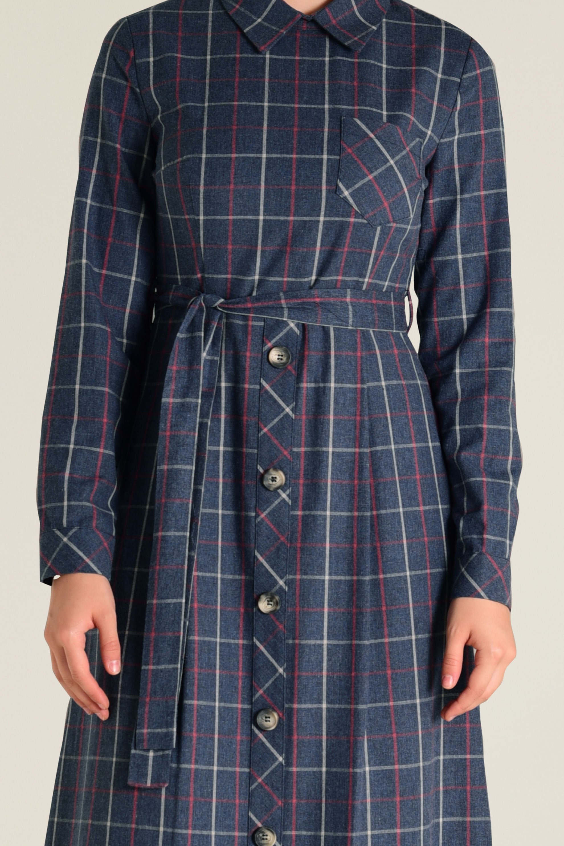 Tesettür giyim LACİVERT ÖNDEN DÜĞMELİ EKOSE ELBİSE 4682 