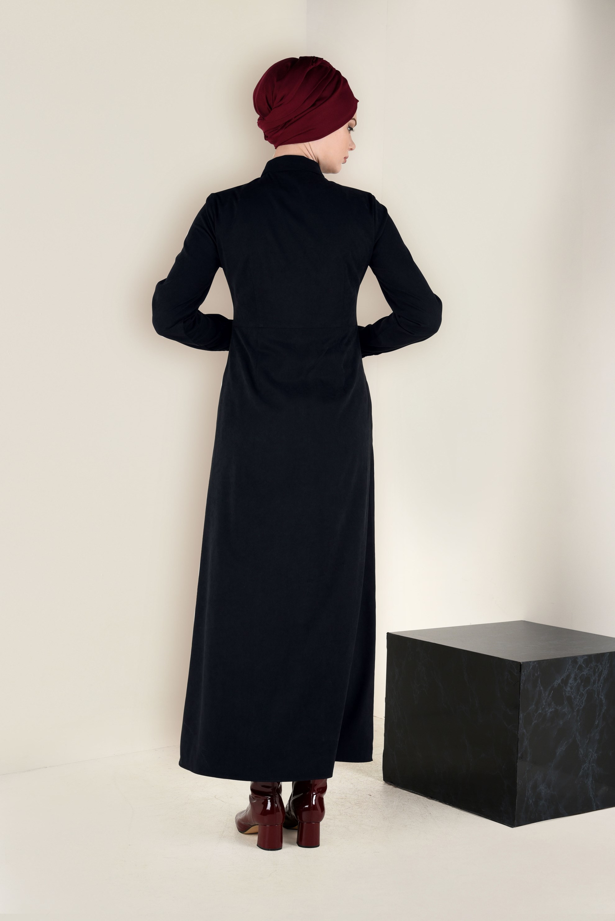 Tesettür giyim SİYAH ÖNDEN DÜĞMELİ ELBİSE 4712