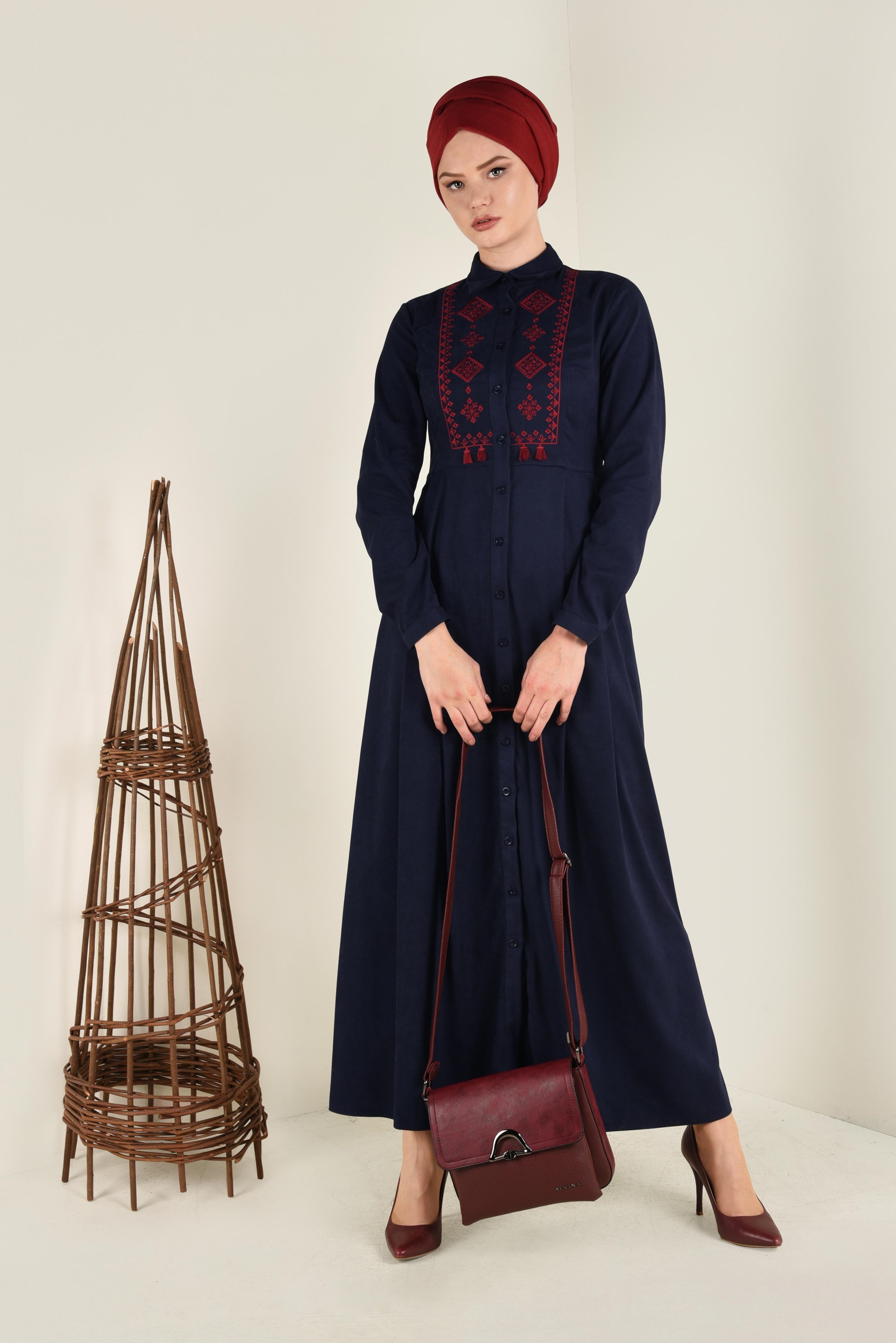 Tesettür giyim LACİVERT ÖNDEN DÜĞMELİ ELBİSE 4712