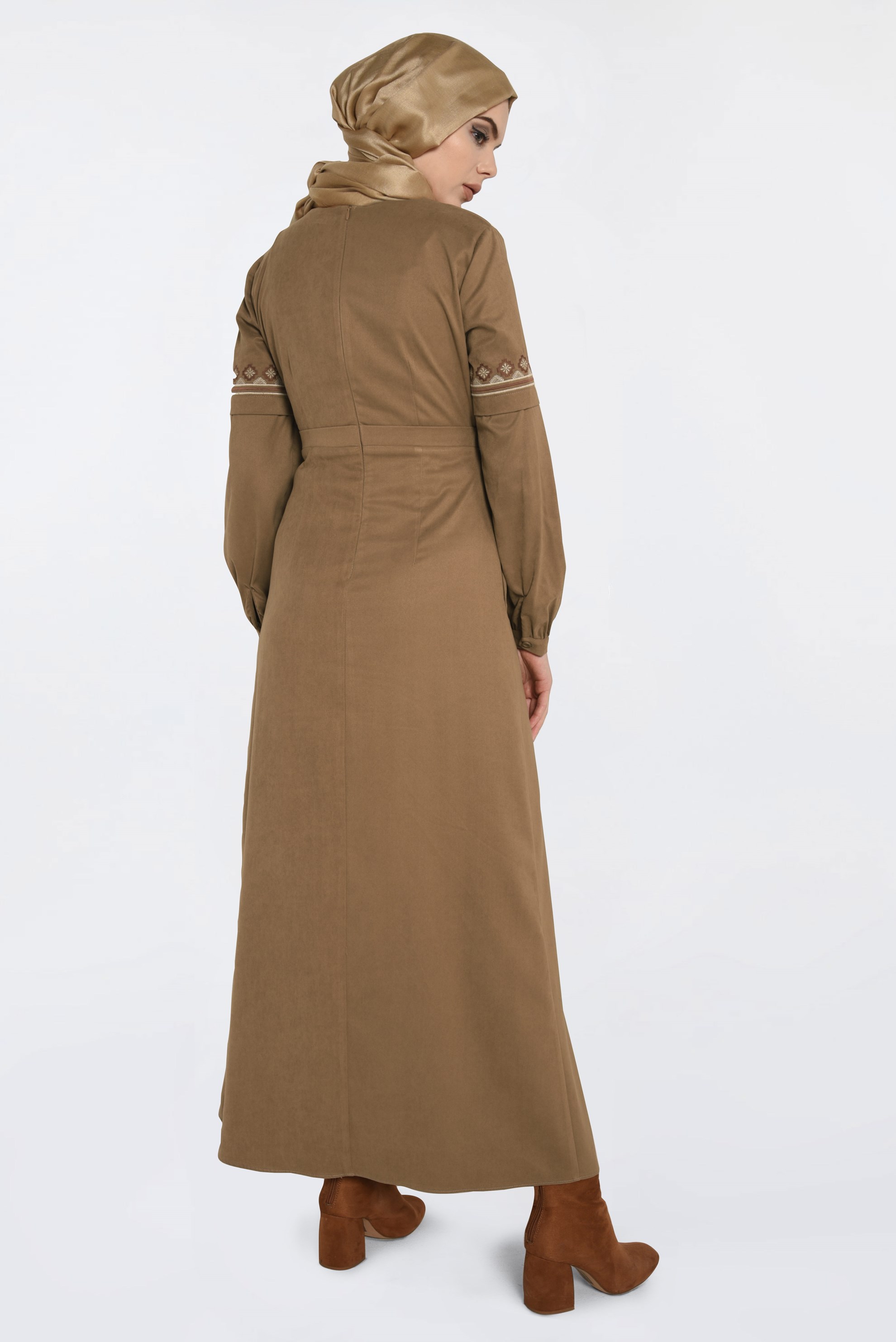 Tesettür giyim BEJ İŞLEMELİ SÜET ELBİSE 4766 