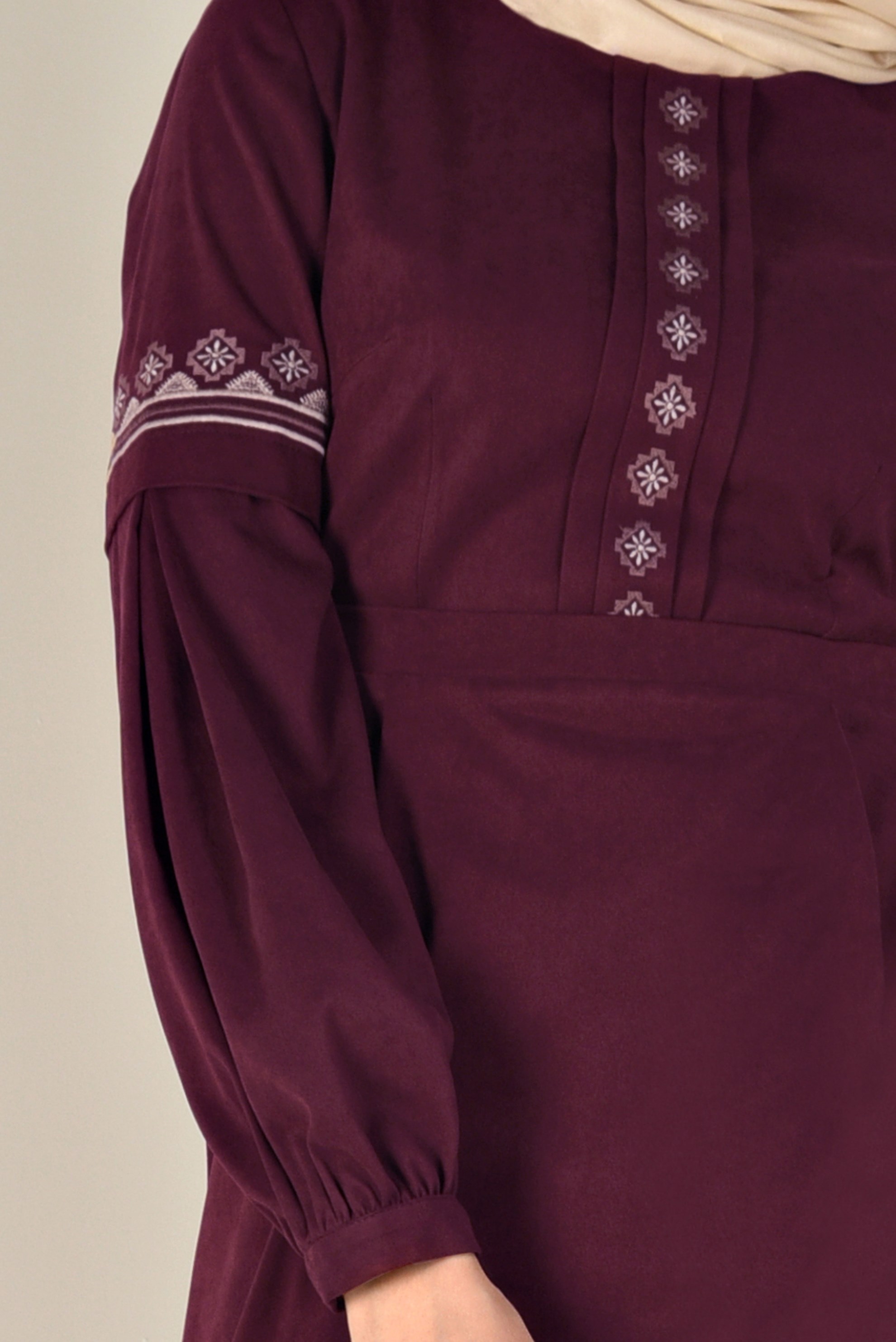 Tesettür giyim BORDO İŞLEMELİ SÜET ELBİSE 4766 