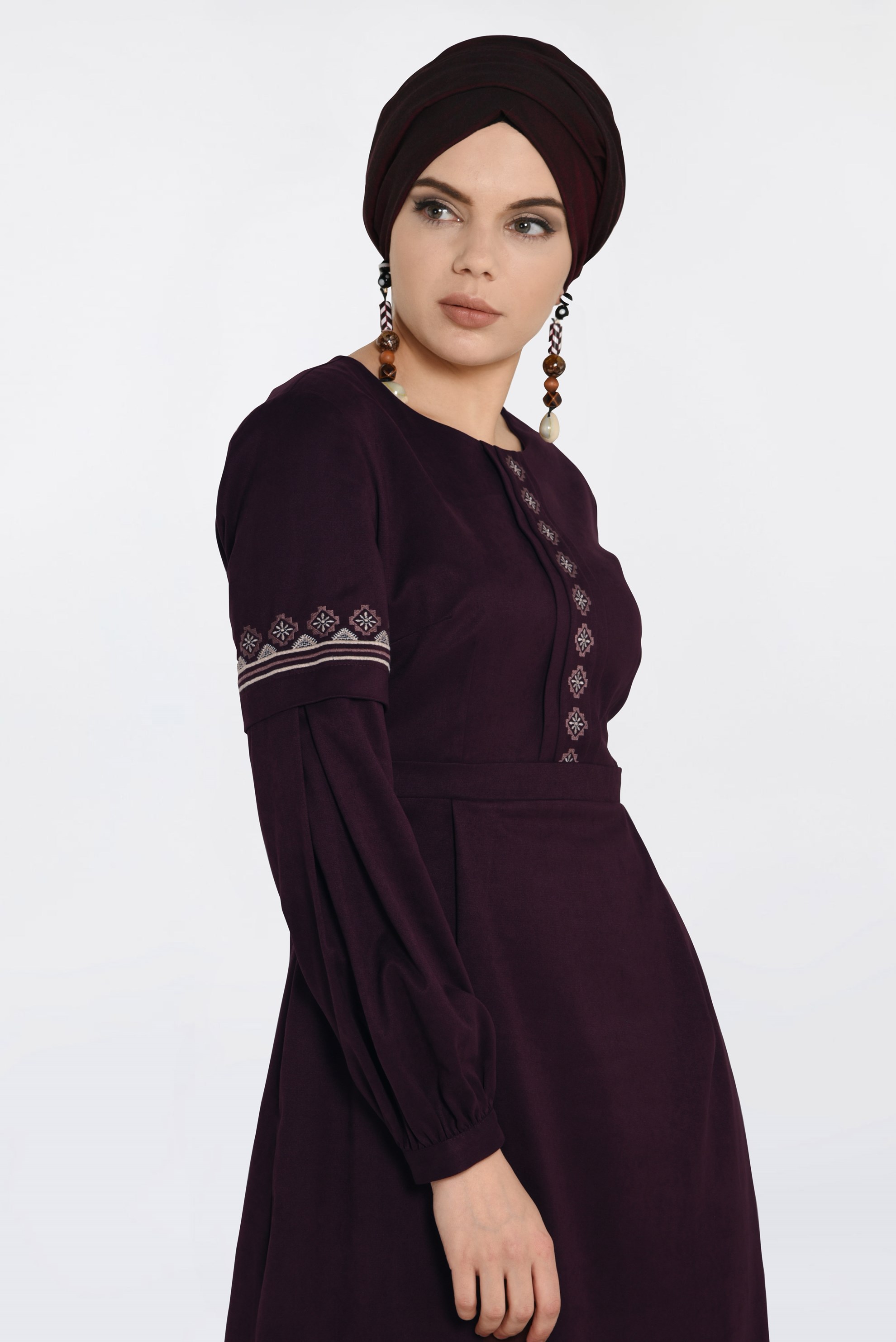 Tesettür giyim BORDO İŞLEMELİ SÜET ELBİSE 4766 