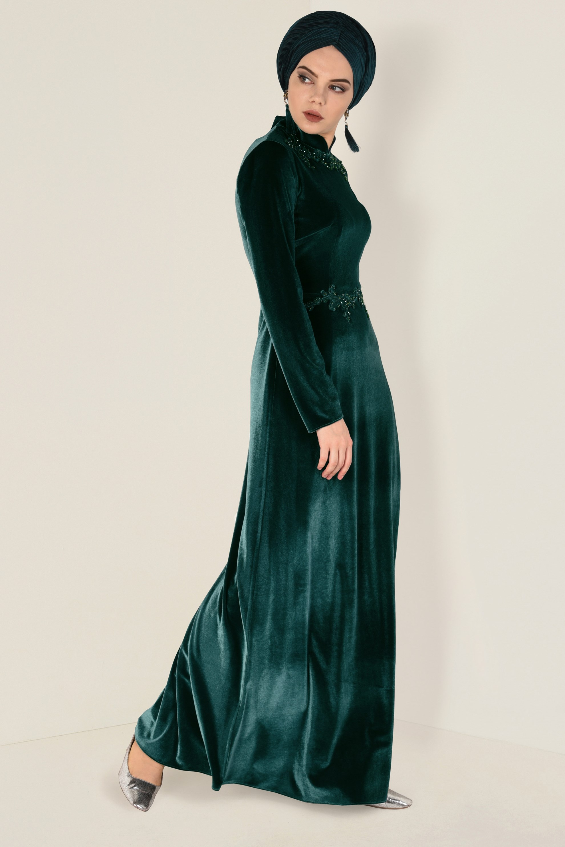 Tesettür giyim YEŞİL NAKIŞLI KADİFE ELBİSE 4780	