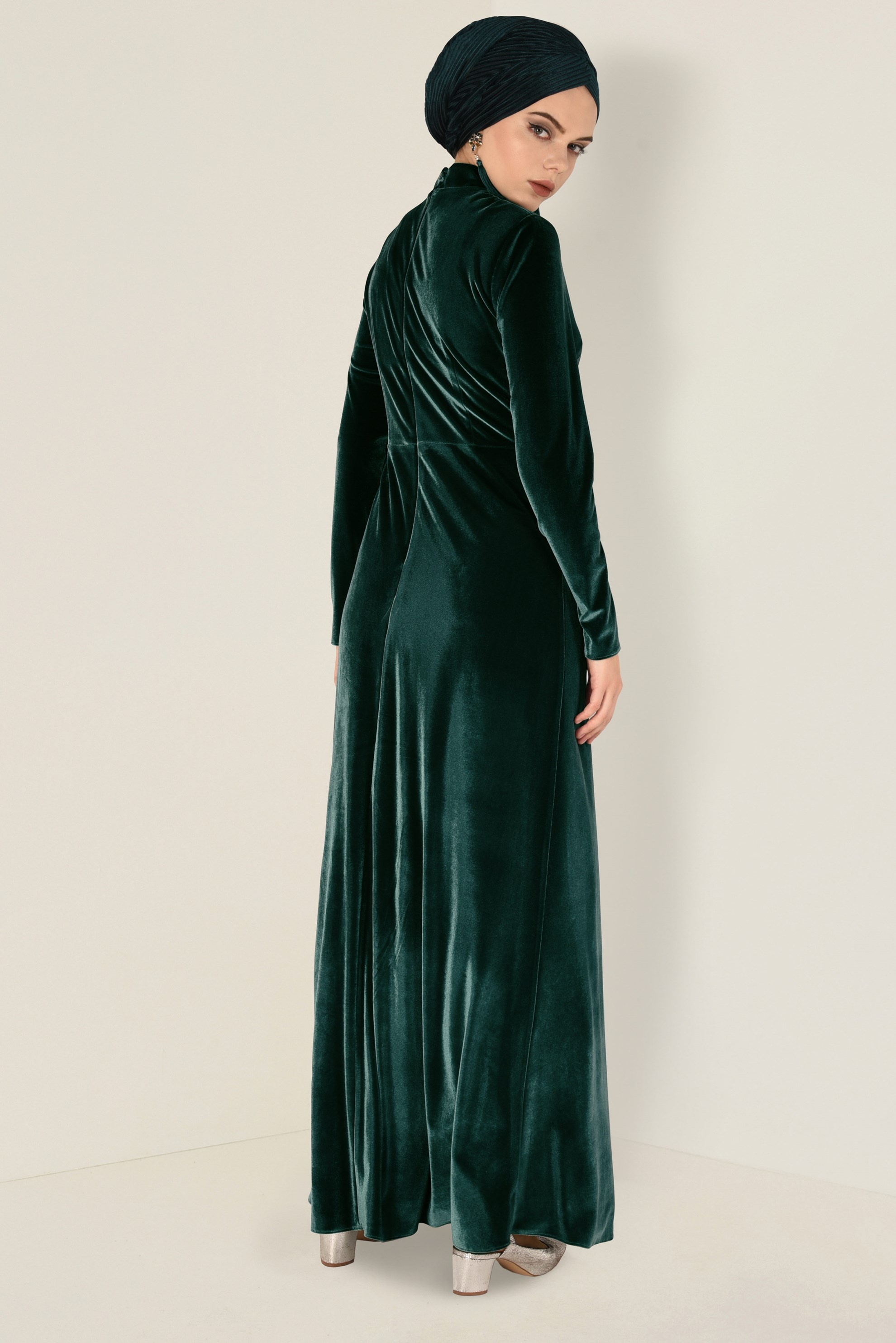 Tesettür giyim YEŞİL NAKIŞLI KADİFE ELBİSE 4780	