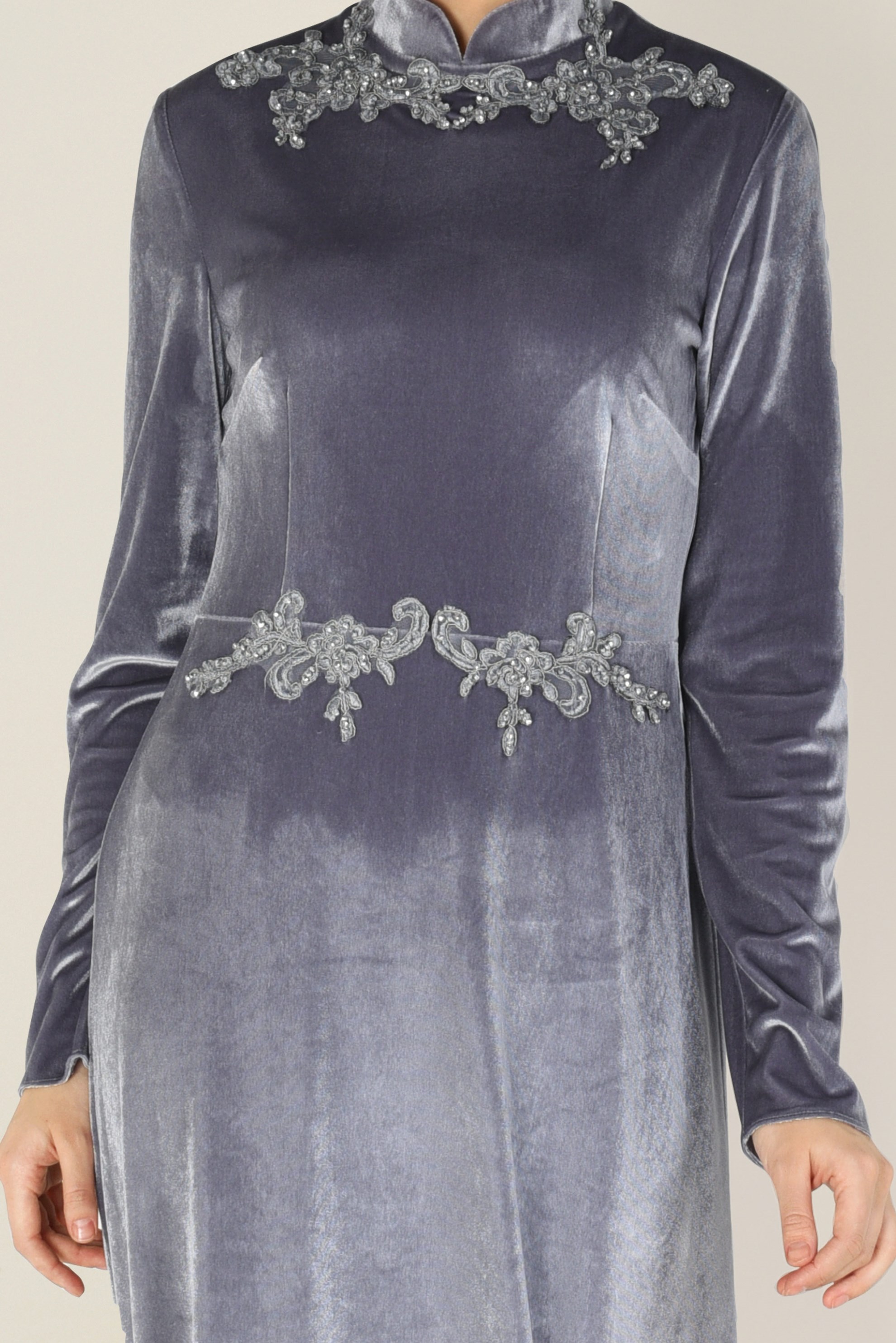 Tesettür giyim GÜMÜŞ NAKIŞLI KADİFE ELBİSE 4780