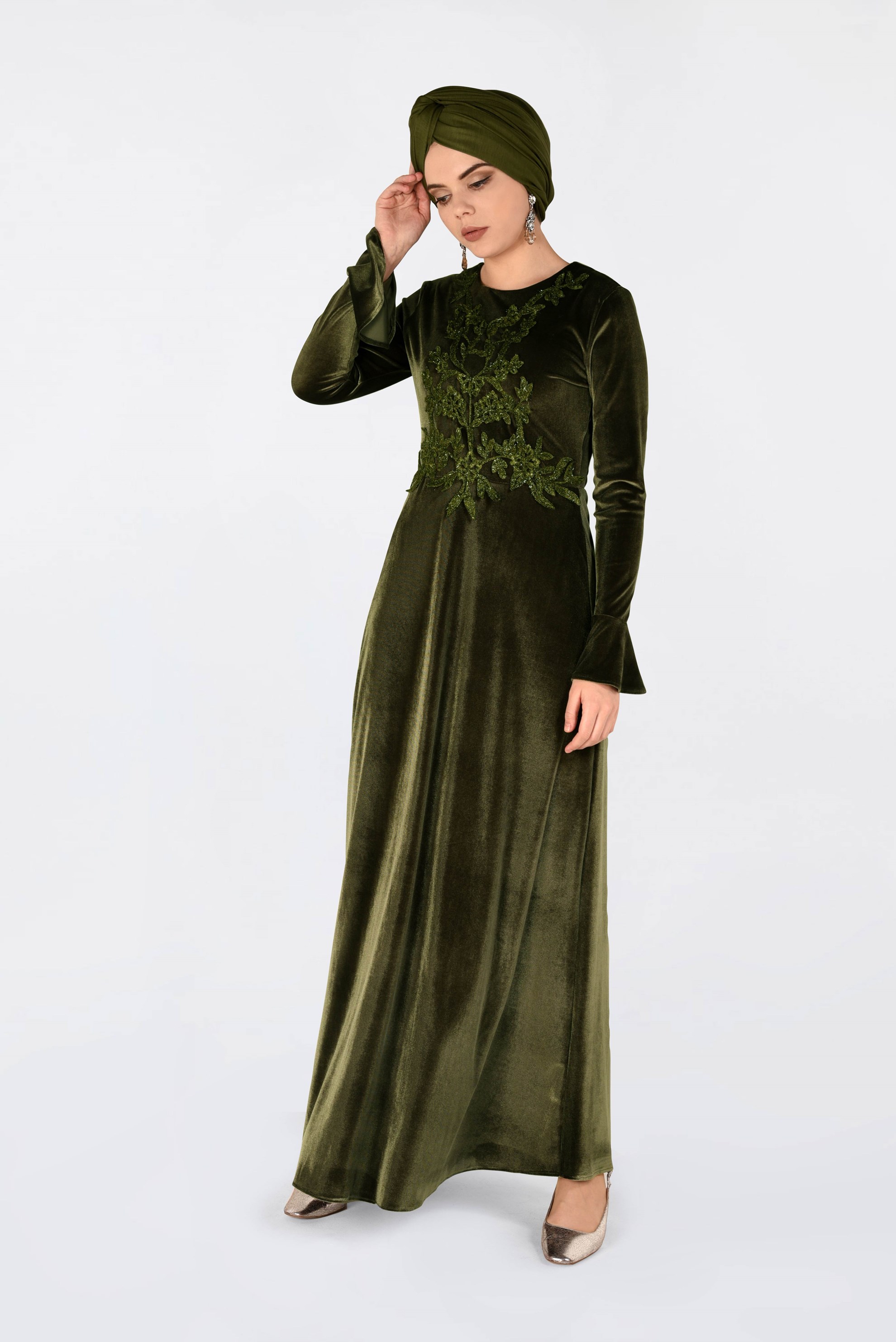 Tesettür giyim HAKİ ÖNÜ İŞLEMELİ KADİFE ELBİSE 4781 
