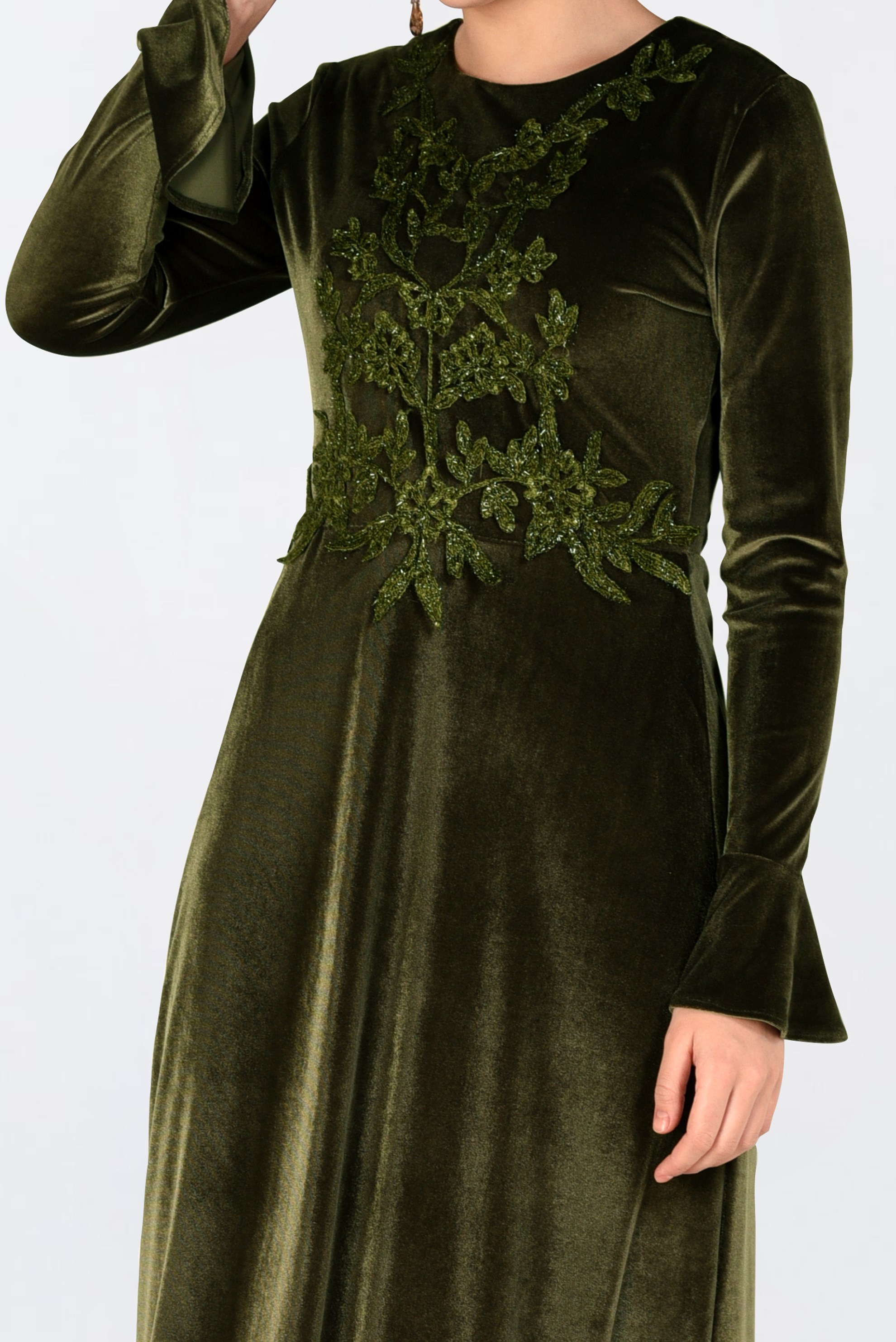 Tesettür giyim HAKİ ÖNÜ İŞLEMELİ KADİFE ELBİSE 4781 