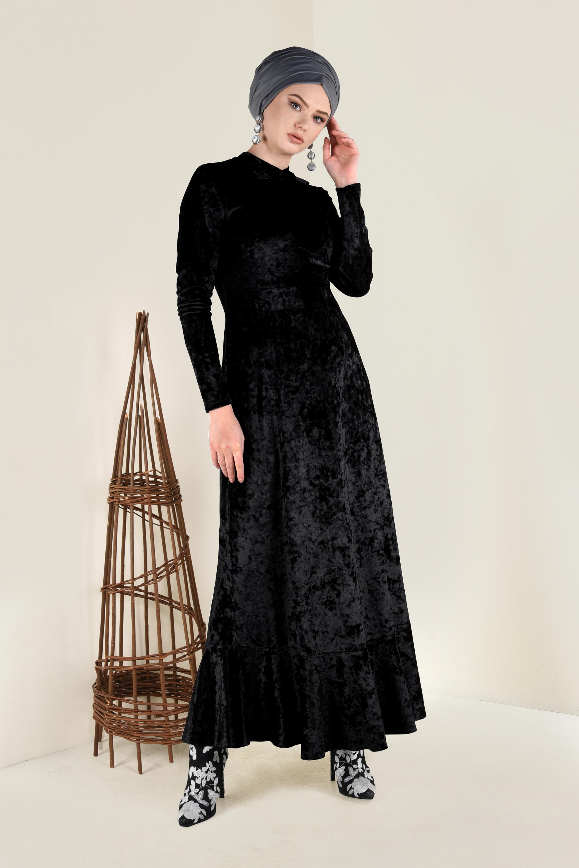 Tesettür giyim SİYAH KADİFE ELBİSE 4784