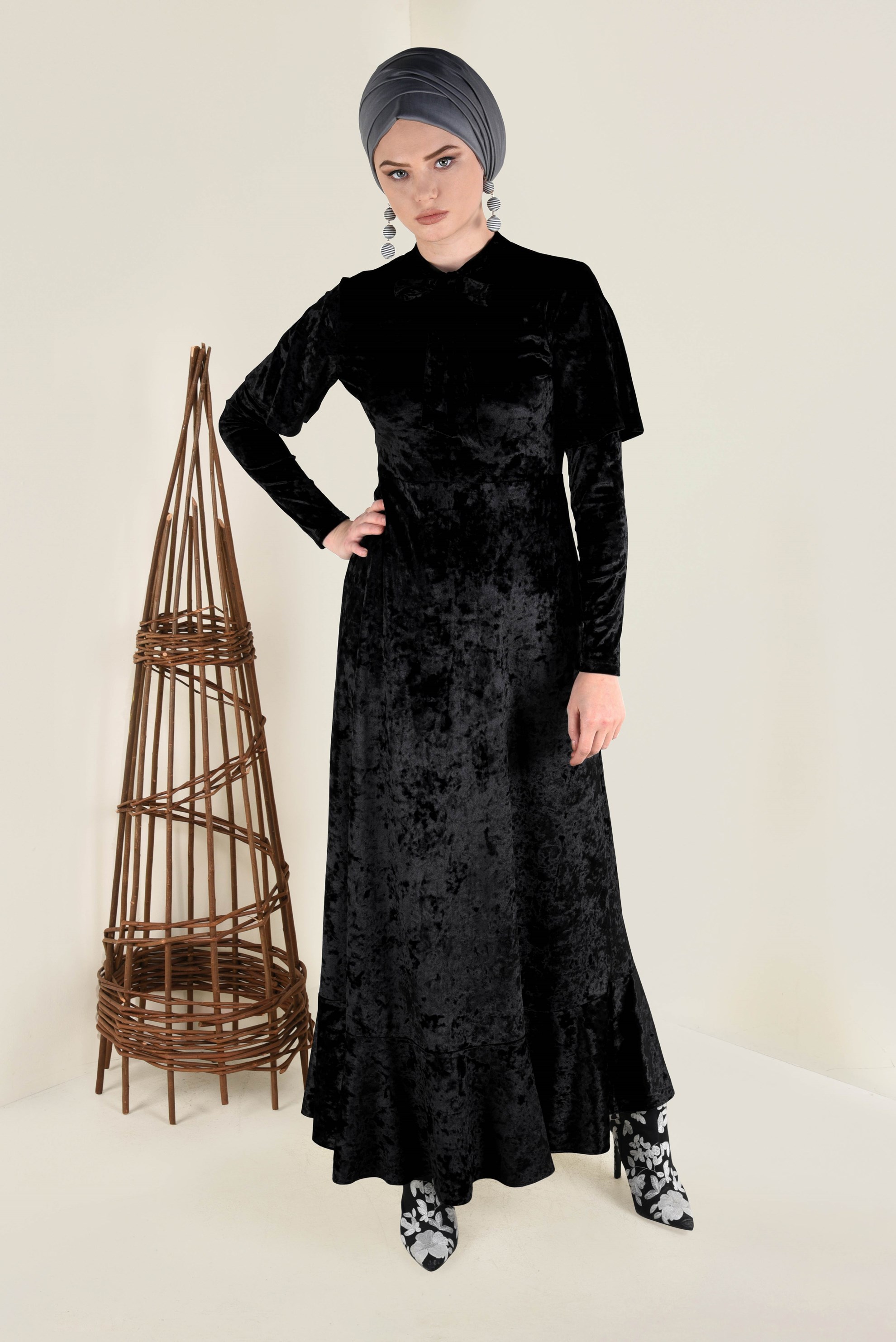 Tesettür giyim SİYAH KADİFE ELBİSE 4784