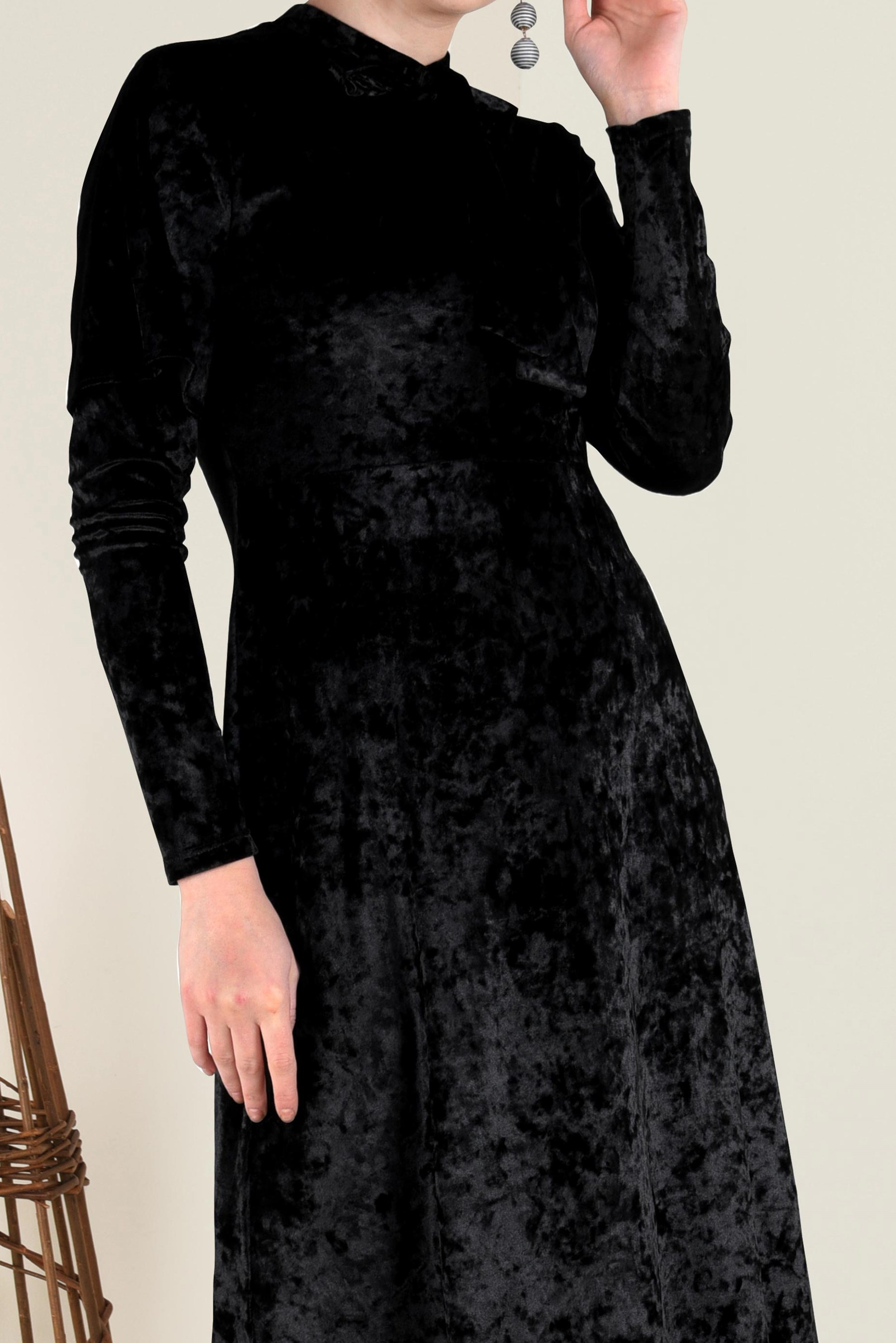 Tesettür giyim SİYAH KADİFE ELBİSE 4784