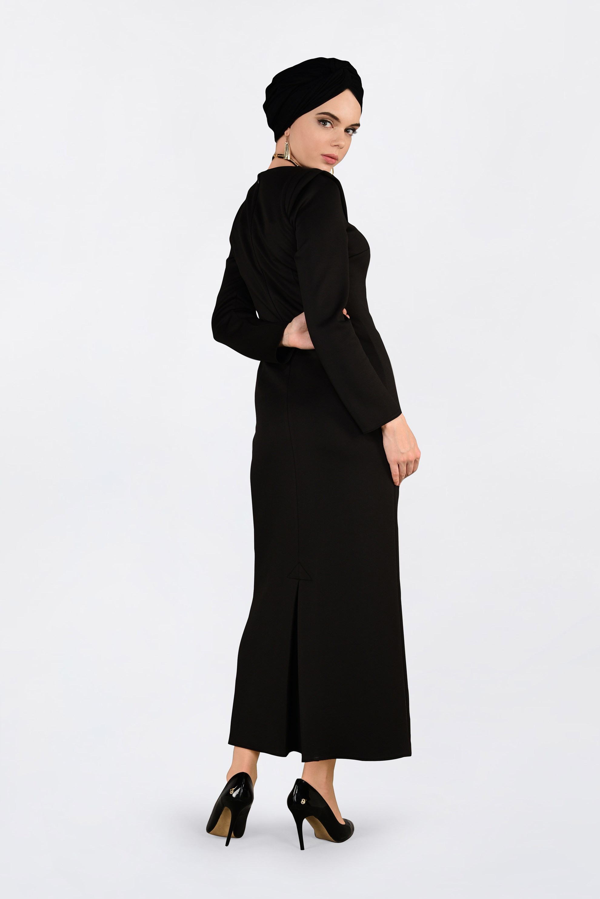 Tesettür giyim SİYAH DÜZ KESİM DALGIÇ KUMAŞ ELBİSE  4785