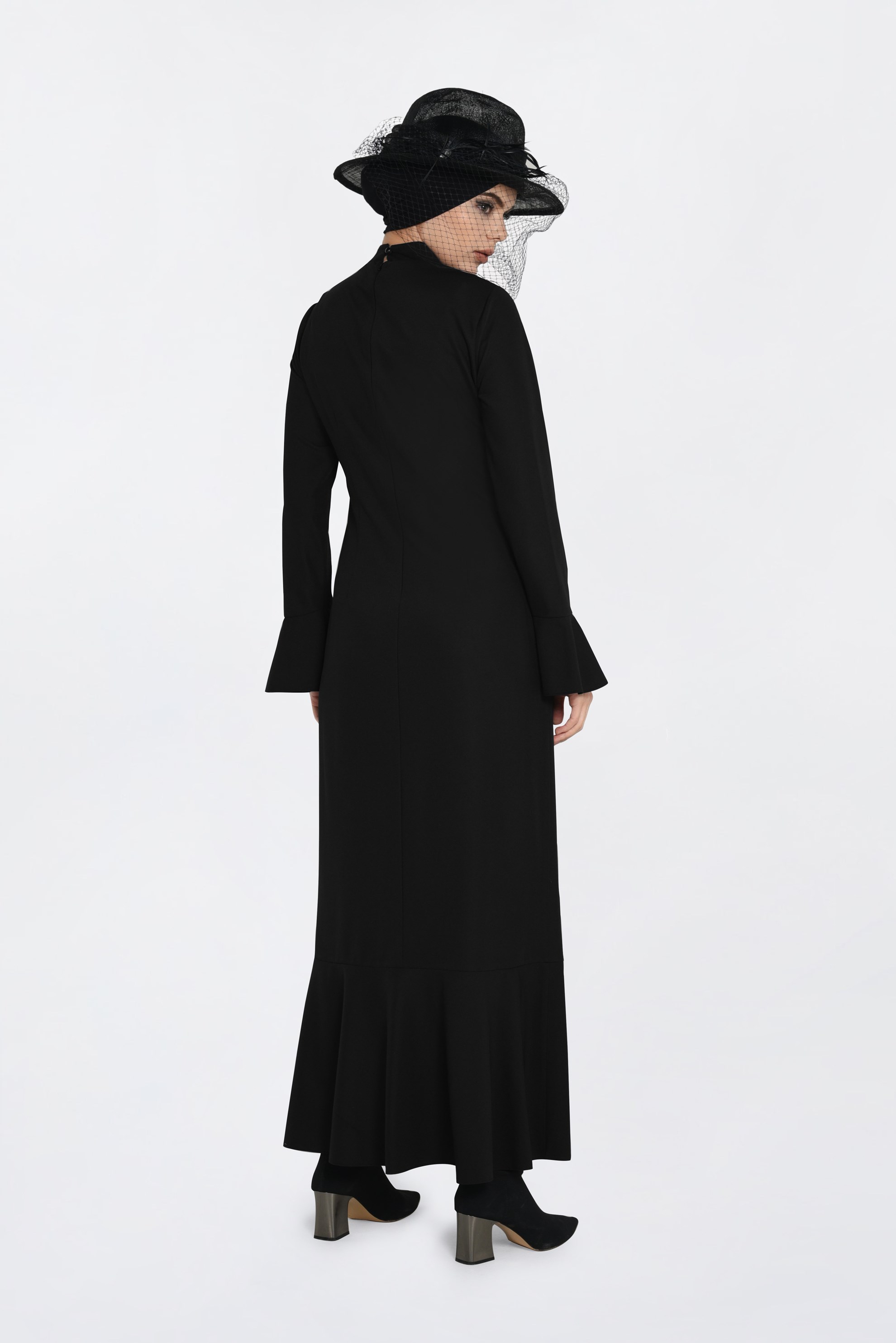 Tesettür giyim SİYAH YAKASI BAĞCIKLI VOLANLI ELBİSE 4786