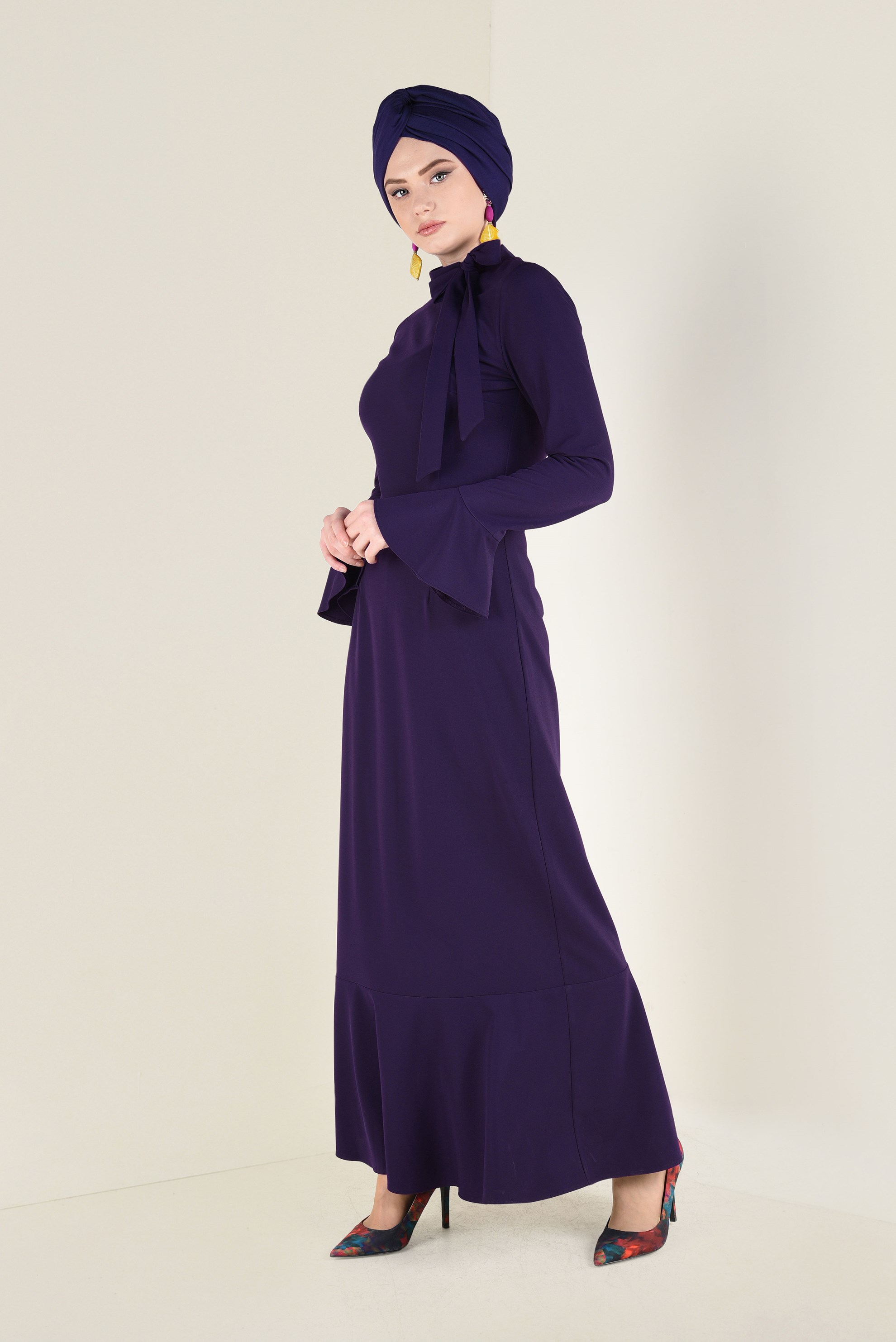 Tesettür giyim MOR YAKASI BAĞCIKLI VOLANLI ELBİSE 4786